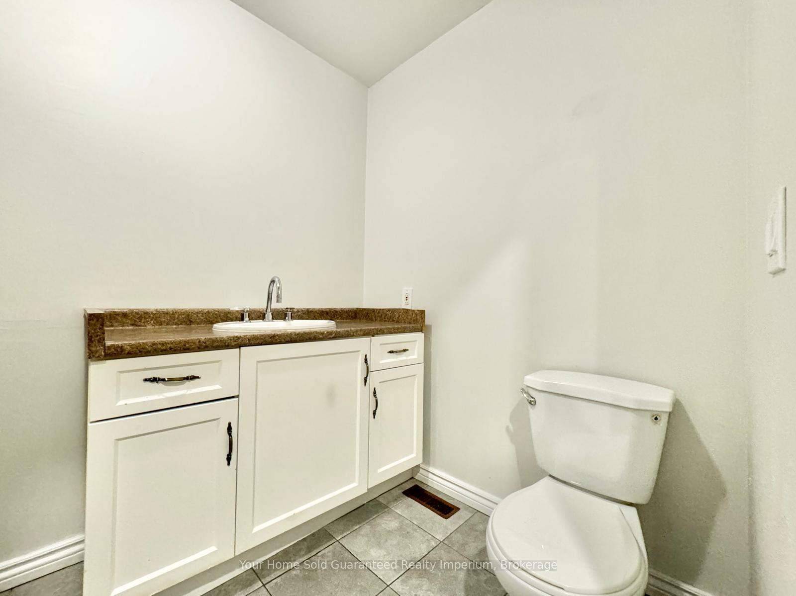 Photo 13 of Unit Upper (B), 59 Queenston Street, St. Catharines, E. Chester — HOMEH