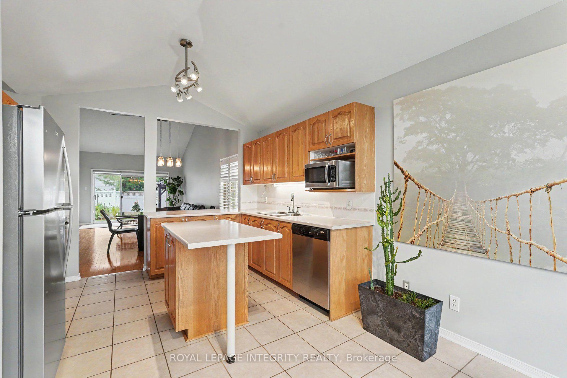 Photo 5 of 50 Baypointe Crescent, Ottawa, Barrhaven East — HOMEH