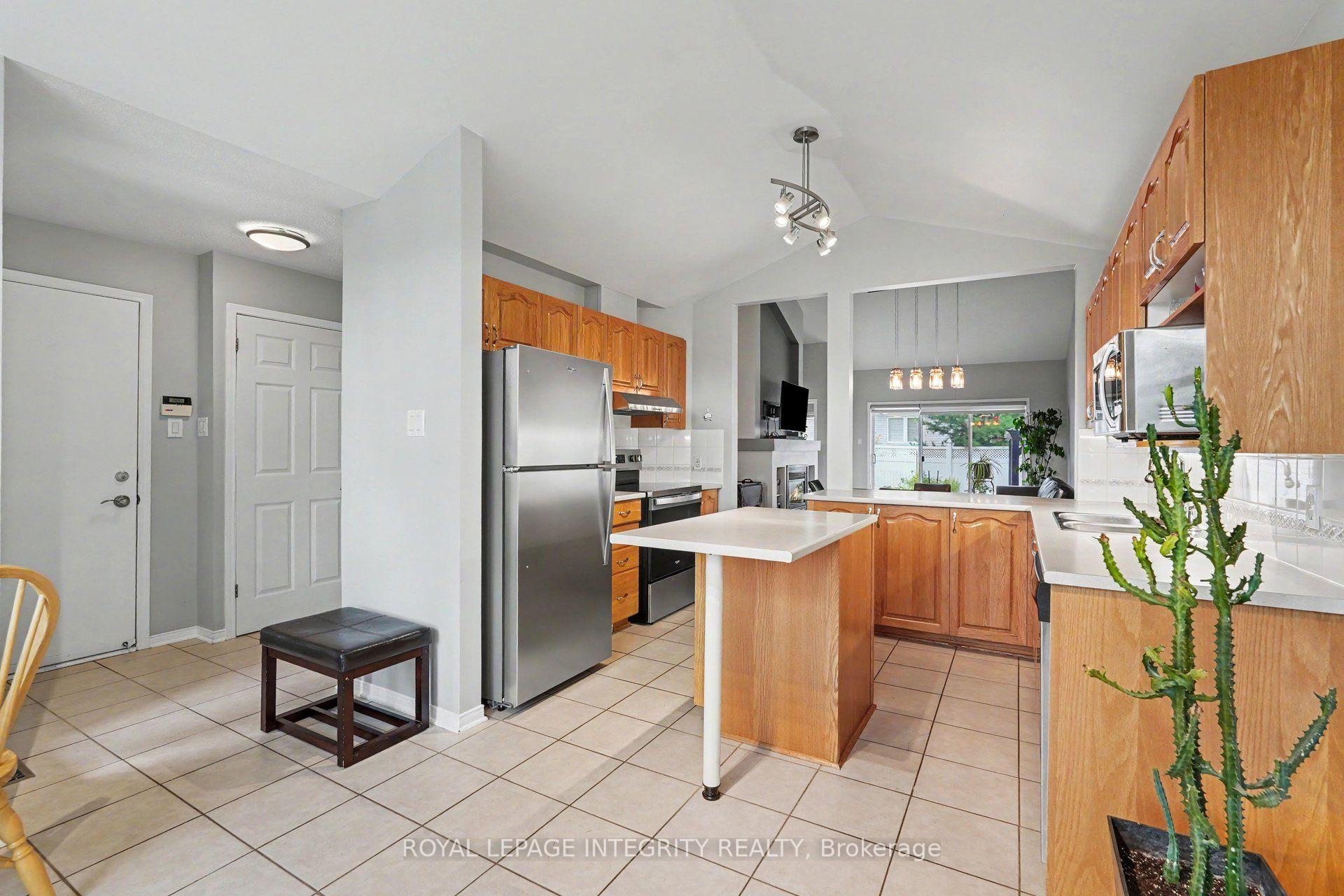 Photo 6 of 50 Baypointe Crescent, Ottawa, Barrhaven East — HOMEH