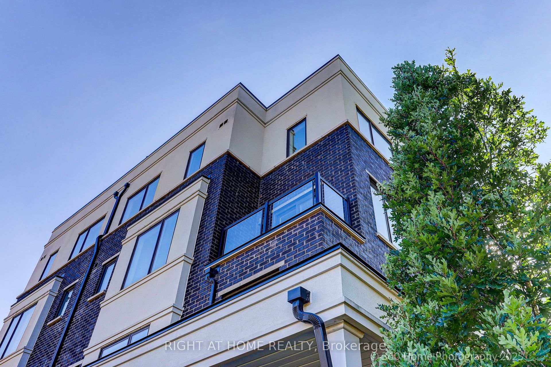 Photo 3 of Unit 28, 200 Alex Gardner Circle, Aurora, Aurora Village — HOMEH