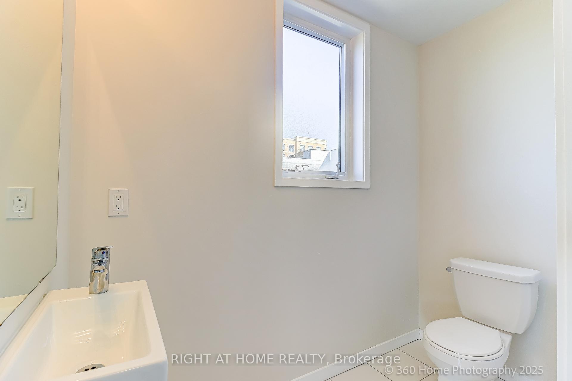 Photo 5 of Unit 28, 200 Alex Gardner Circle, Aurora, Aurora Village — HOMEH