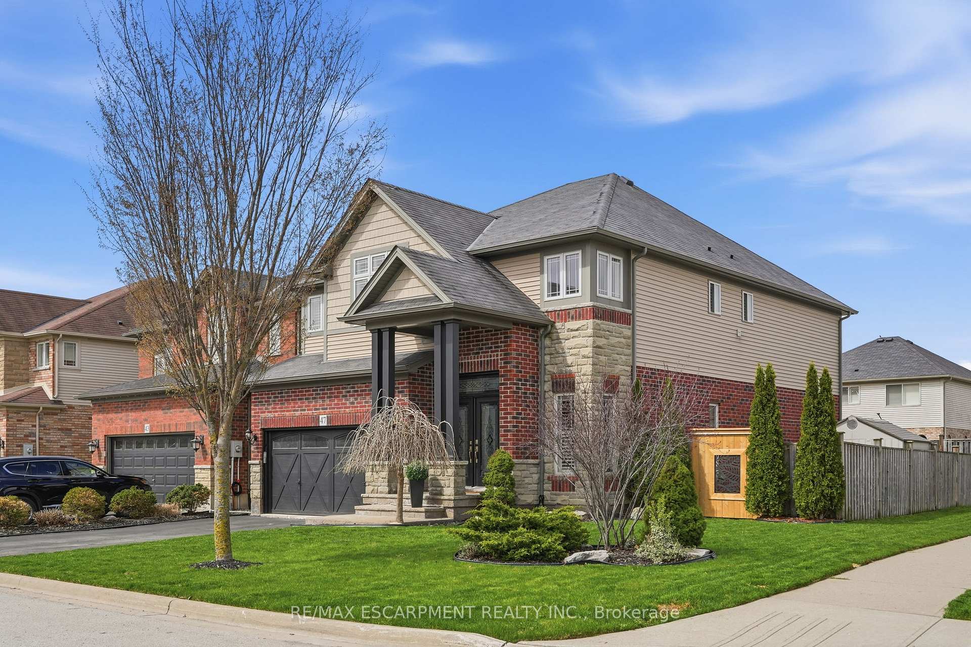 Photo 2 of 47 Winners Way, Hamilton, Rural Glanbrook — HOMEH