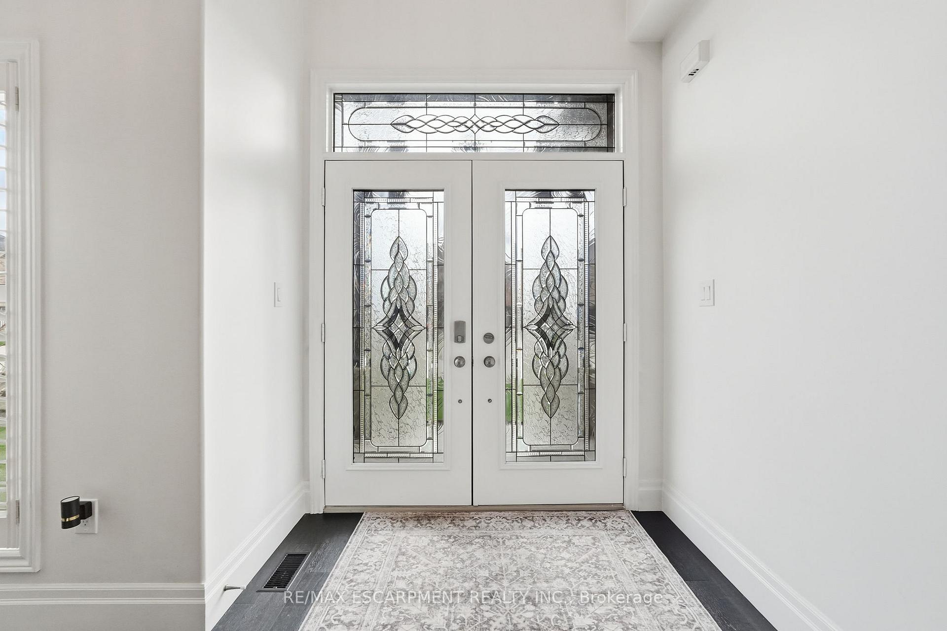 Photo 4 of 47 Winners Way, Hamilton, Rural Glanbrook — HOMEH