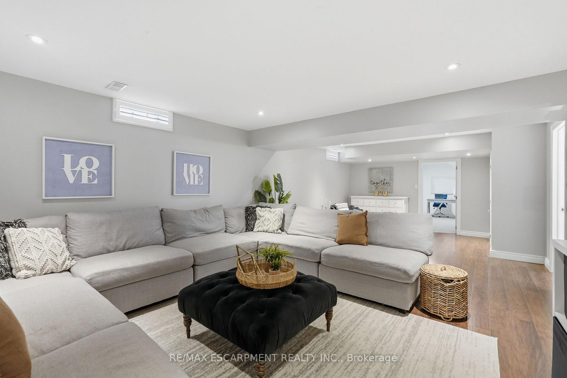 Photo 40 of 47 Winners Way, Hamilton, Rural Glanbrook — HOMEH