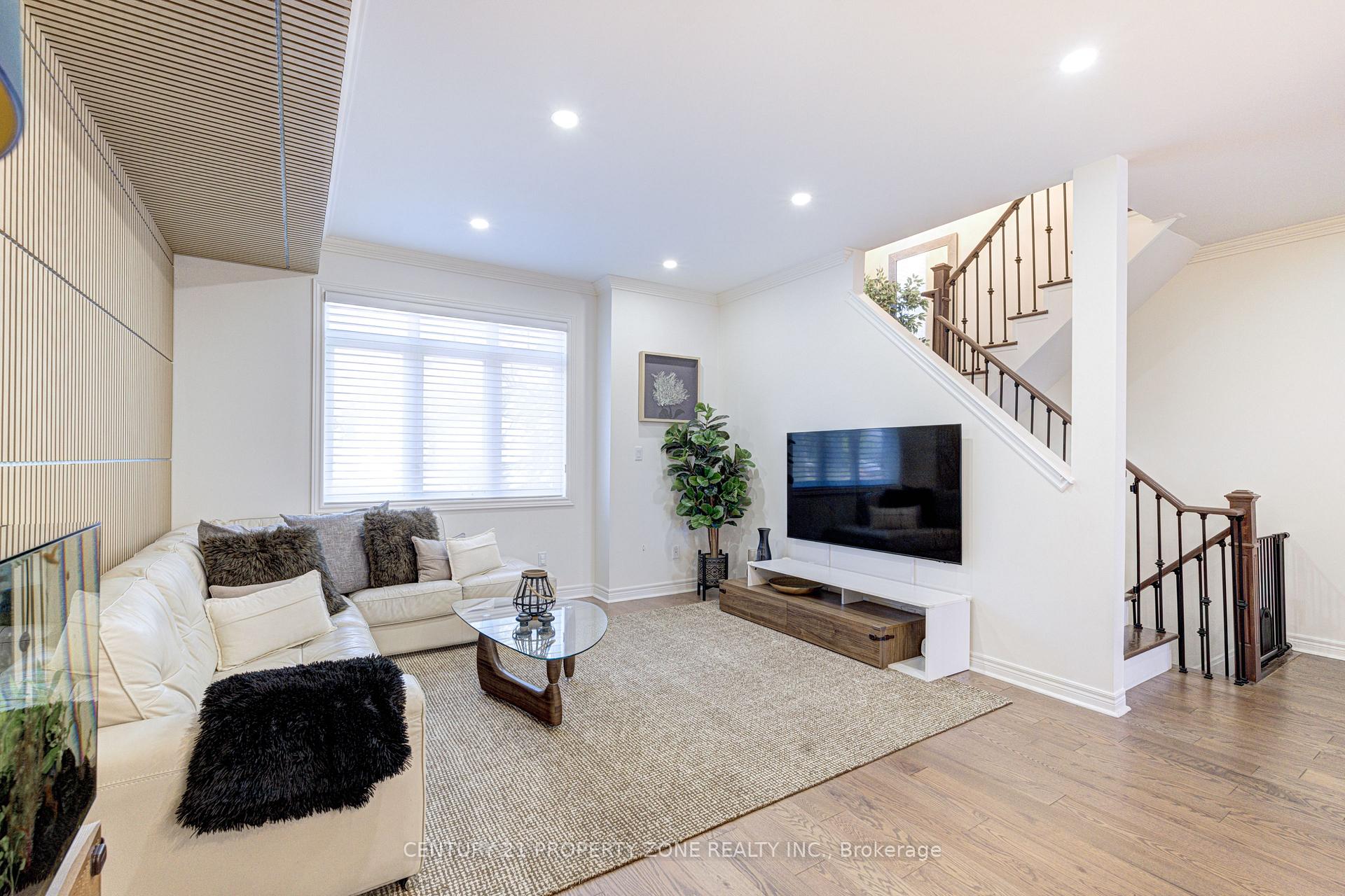 Photo 13 of 89 Milton Street, Etobicoke, Mimico — HOMEH