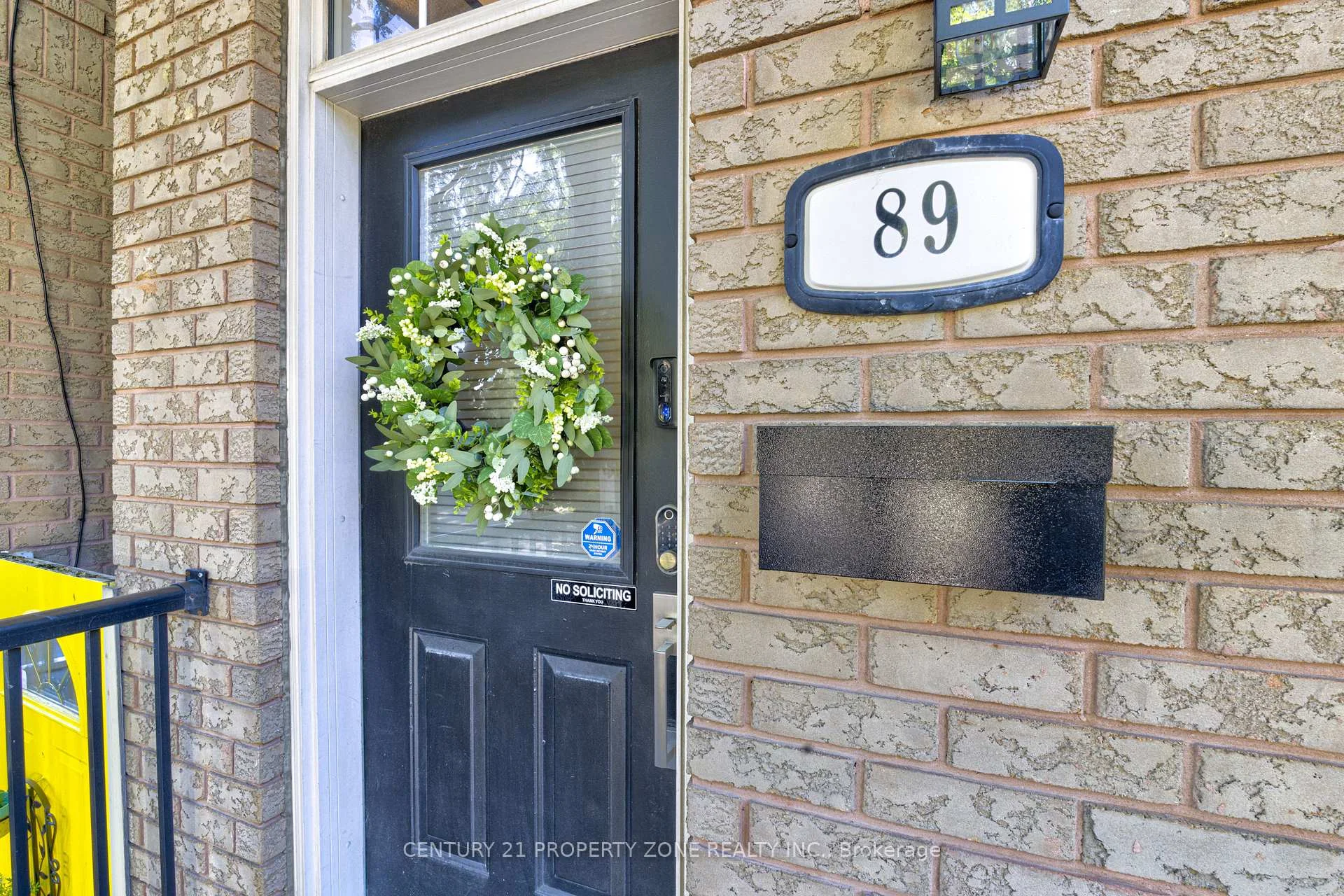 Photo 3 of 89 Milton Street, Etobicoke, Mimico — HOMEH