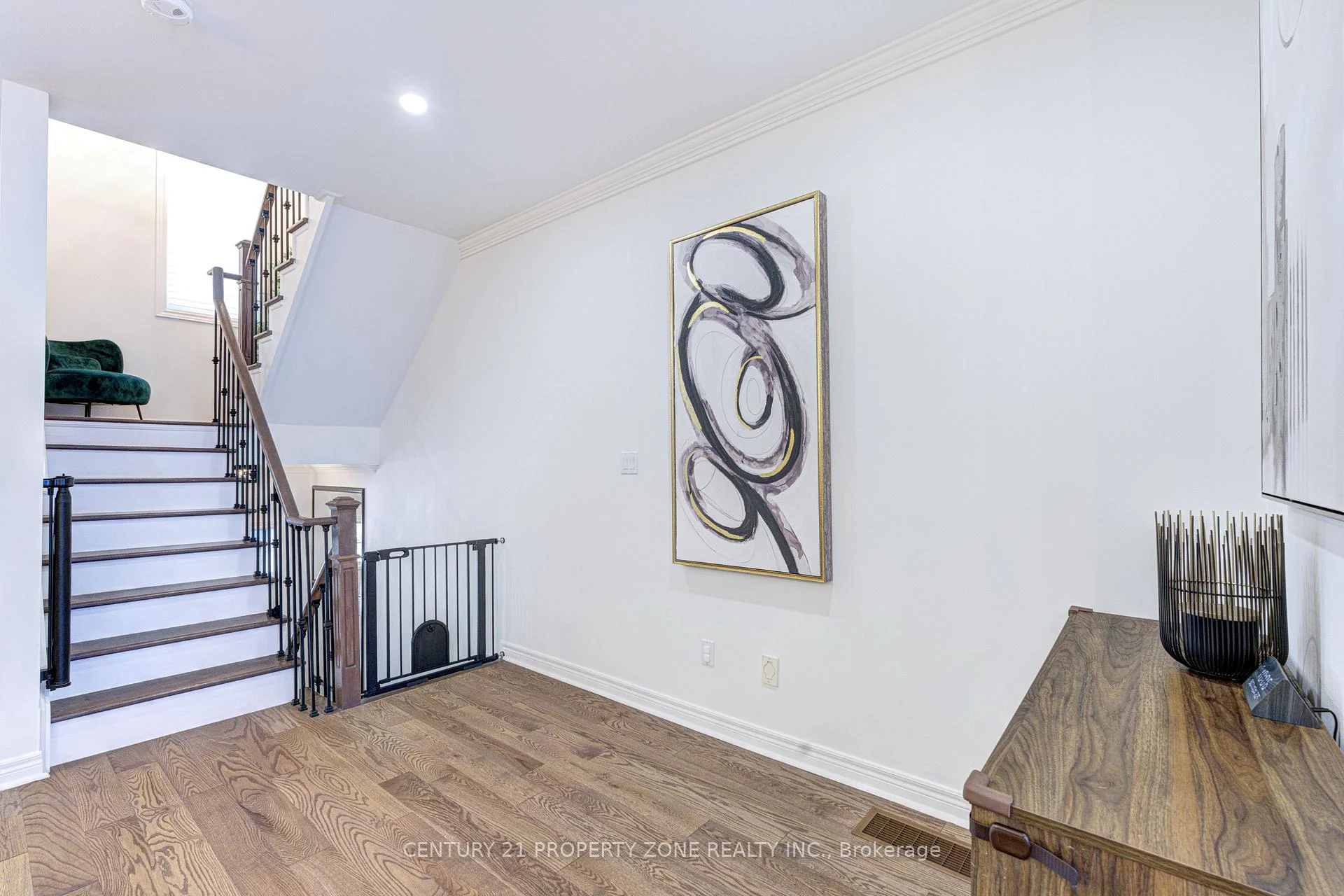 Photo 12 of 89 Milton Street, Etobicoke, Mimico — HOMEH