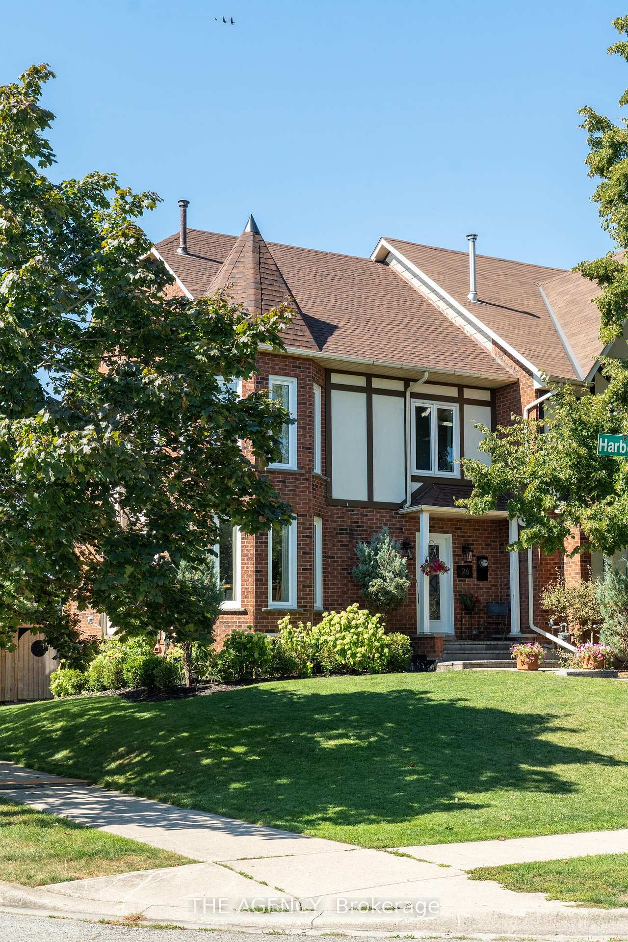 Photo 1 of 26 Harbour Drive, Hamilton, Lakeshore — HOMEH