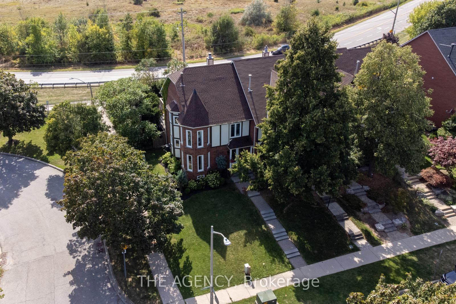 Photo 3 of 26 Harbour Drive, Hamilton, Lakeshore — HOMEH