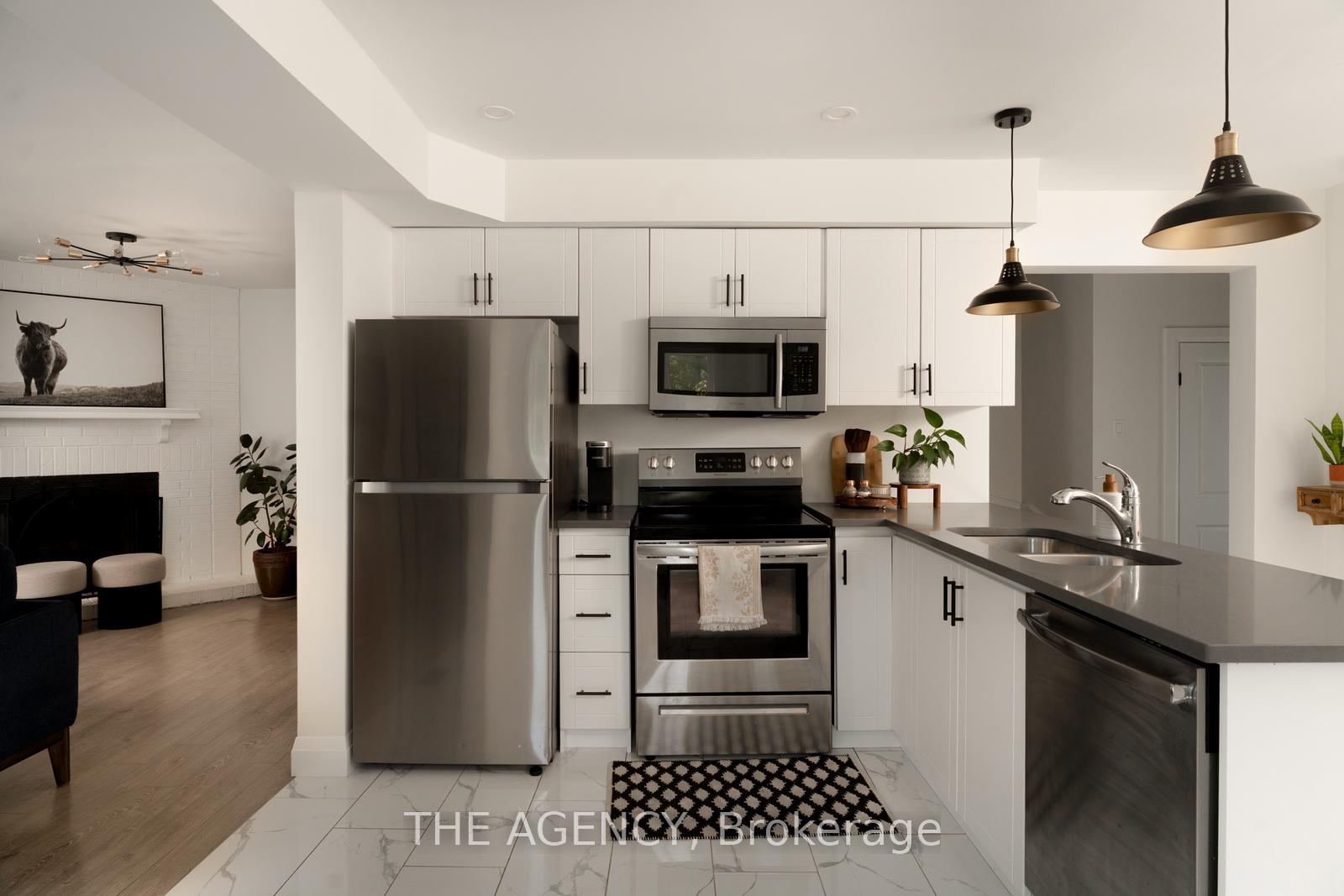 Photo 11 of 26 Harbour Drive, Hamilton, Lakeshore — HOMEH