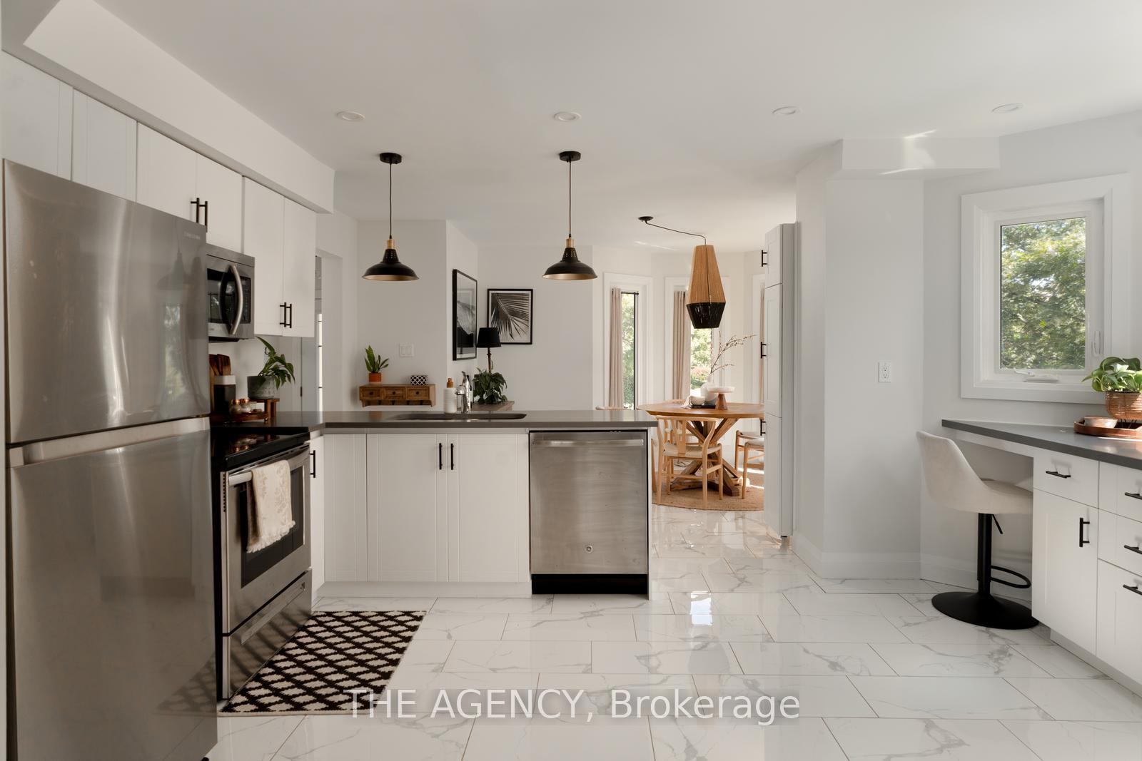 Photo 13 of 26 Harbour Drive, Hamilton, Lakeshore — HOMEH