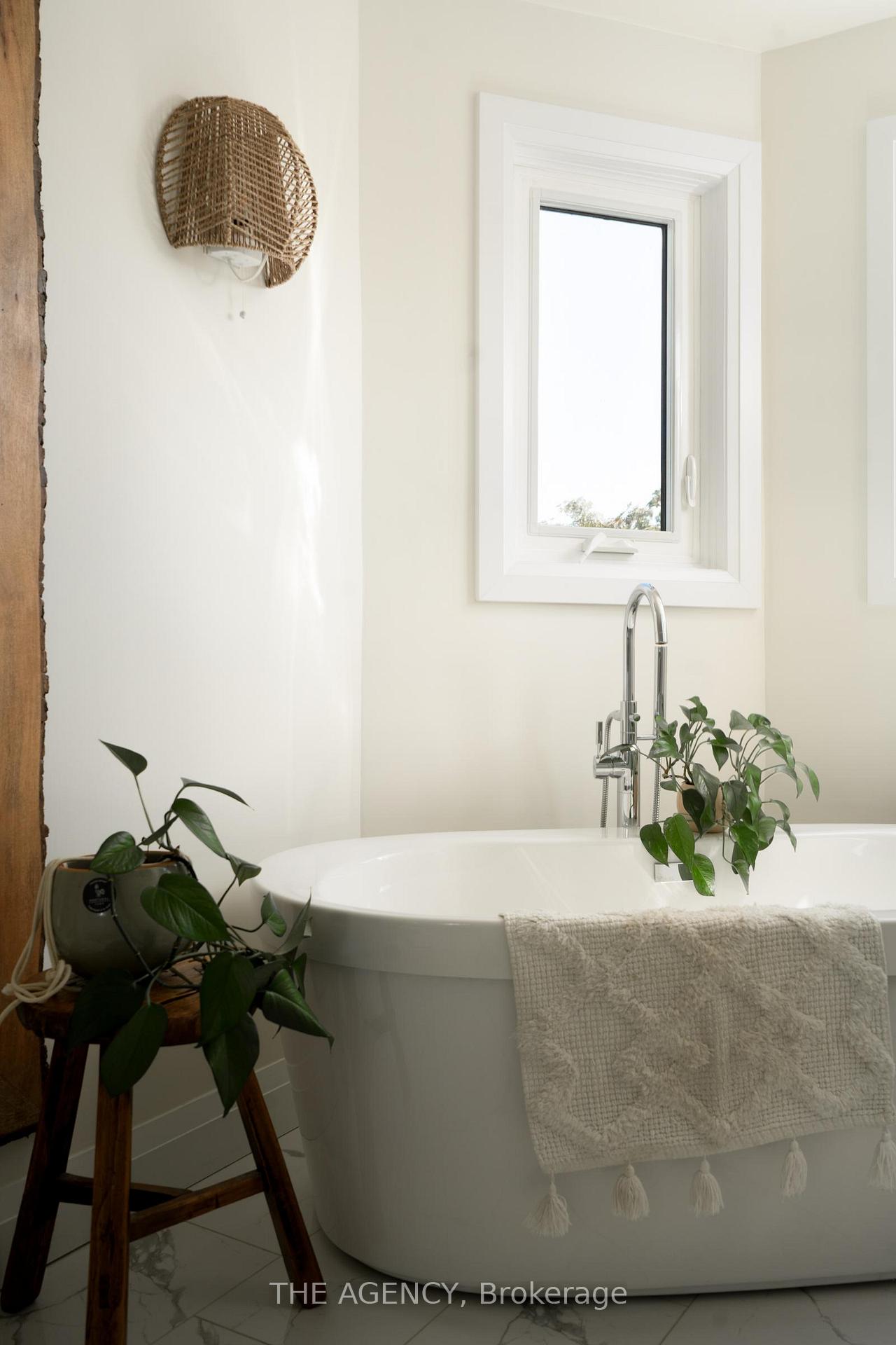 Photo 31 of 26 Harbour Drive, Hamilton, Lakeshore — HOMEH