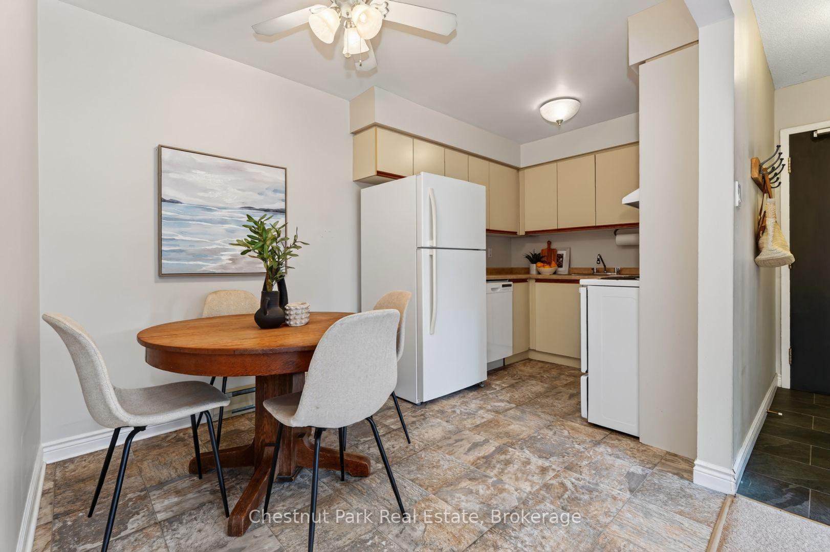 Photo 7 of Unit 302, 661 Cedar Lane, Bracebridge, Macaulay — HOMEH