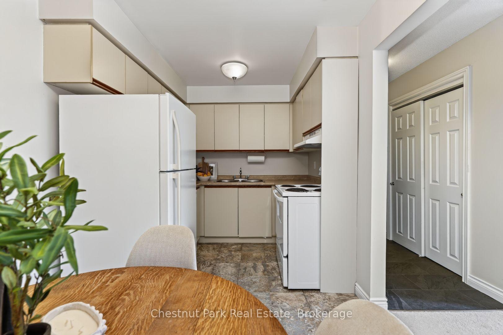Photo 8 of Unit 302, 661 Cedar Lane, Bracebridge, Macaulay — HOMEH