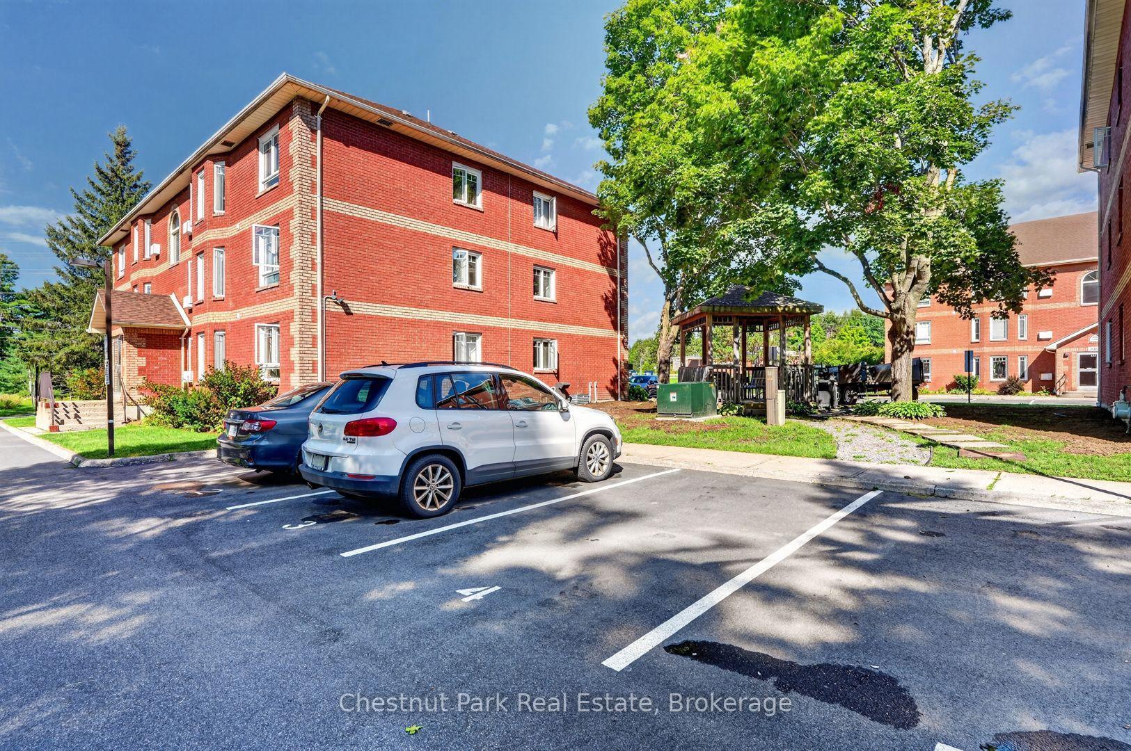 Photo 22 of Unit 302, 661 Cedar Lane, Bracebridge, Macaulay — HOMEH