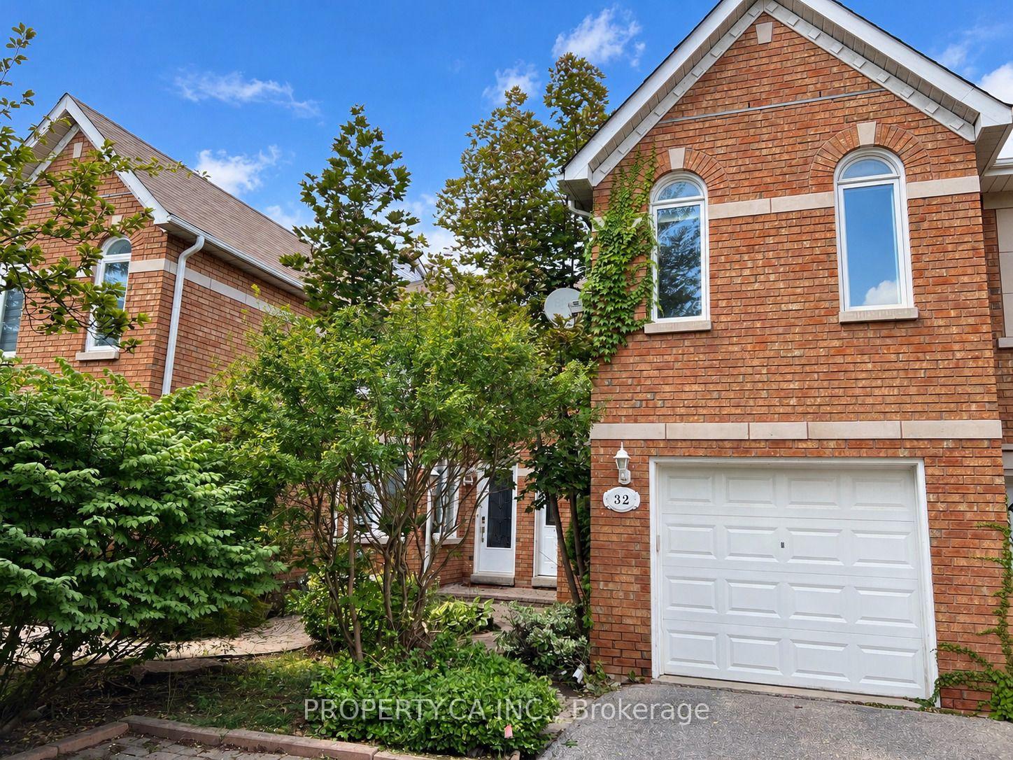 Photo 2 of 32 Brownstone Circle, Vaughan, Crestwood-Springfarm-Yorkhill — HOMEH