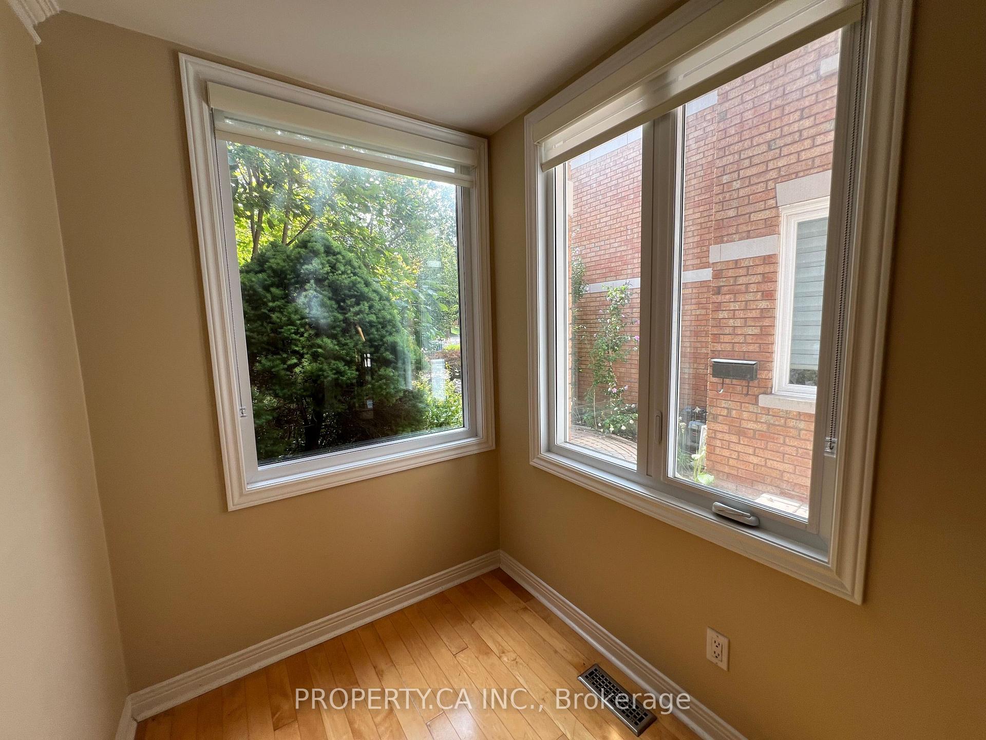 Photo 22 of 32 Brownstone Circle, Vaughan, Crestwood-Springfarm-Yorkhill — HOMEH