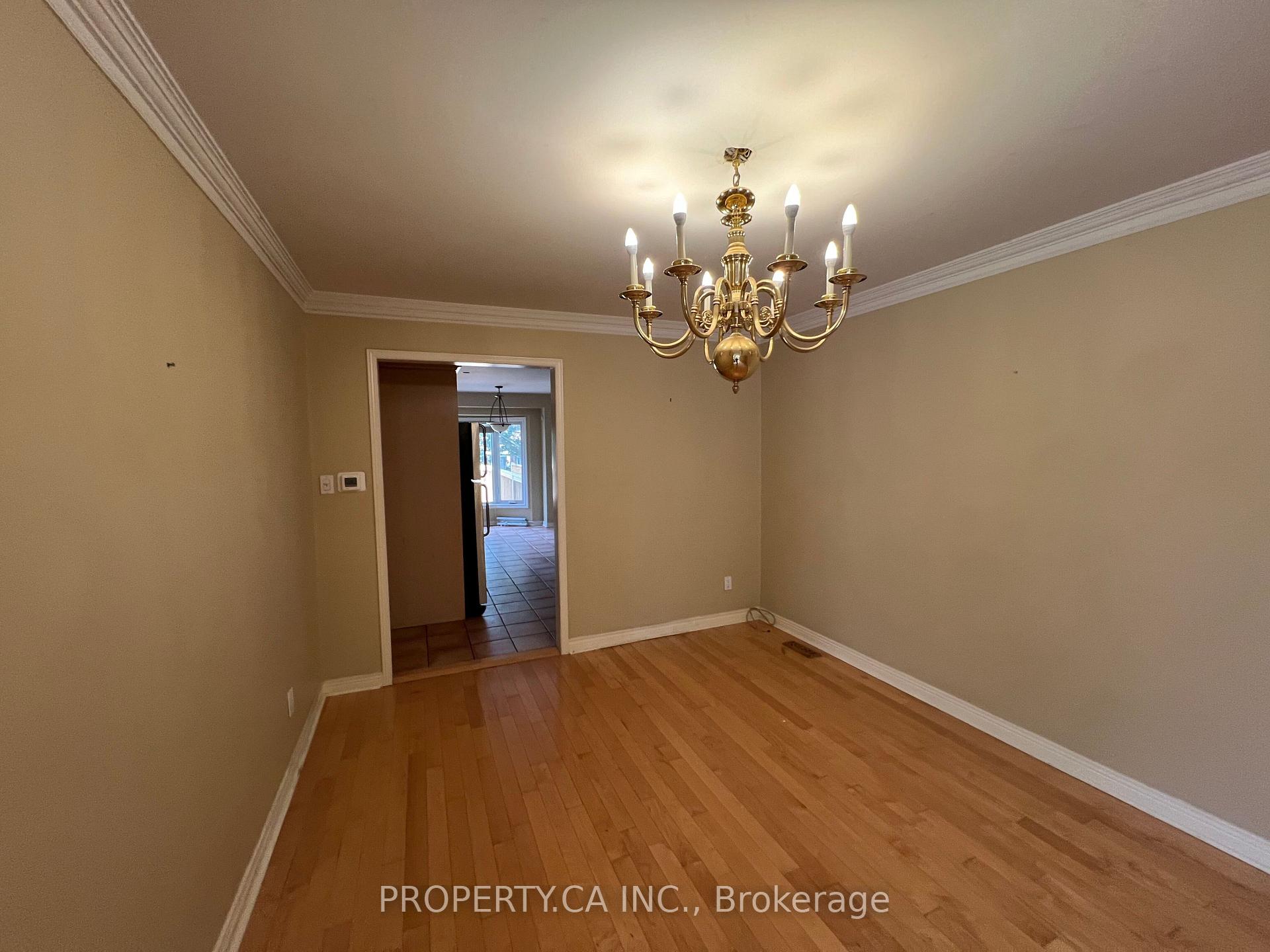 Photo 26 of 32 Brownstone Circle, Vaughan, Crestwood-Springfarm-Yorkhill — HOMEH