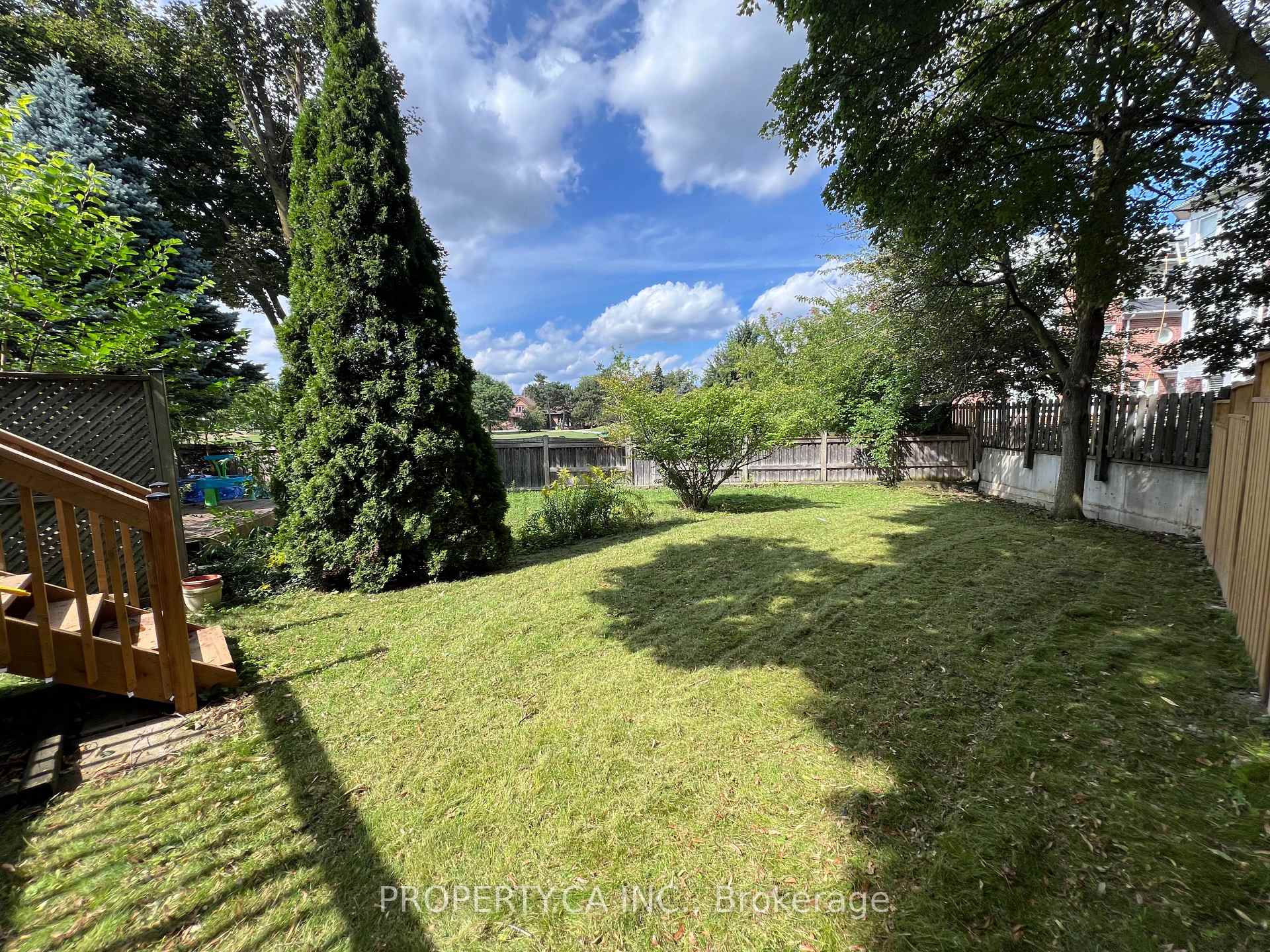 Photo 40 of 32 Brownstone Circle, Vaughan, Crestwood-Springfarm-Yorkhill — HOMEH