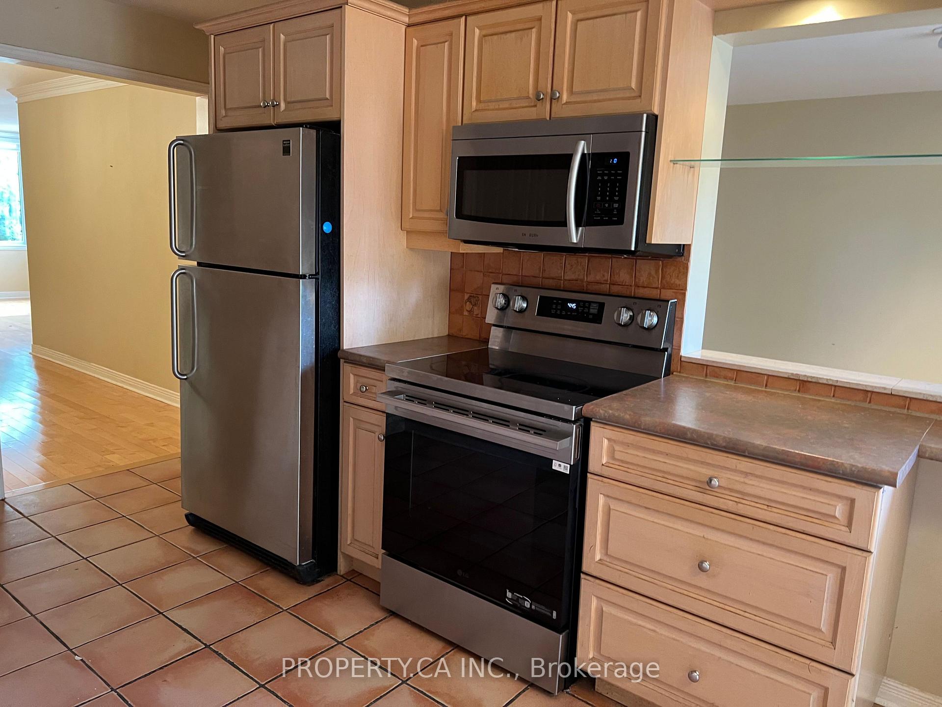 Photo 54 of 32 Brownstone Circle, Vaughan, Crestwood-Springfarm-Yorkhill — HOMEH
