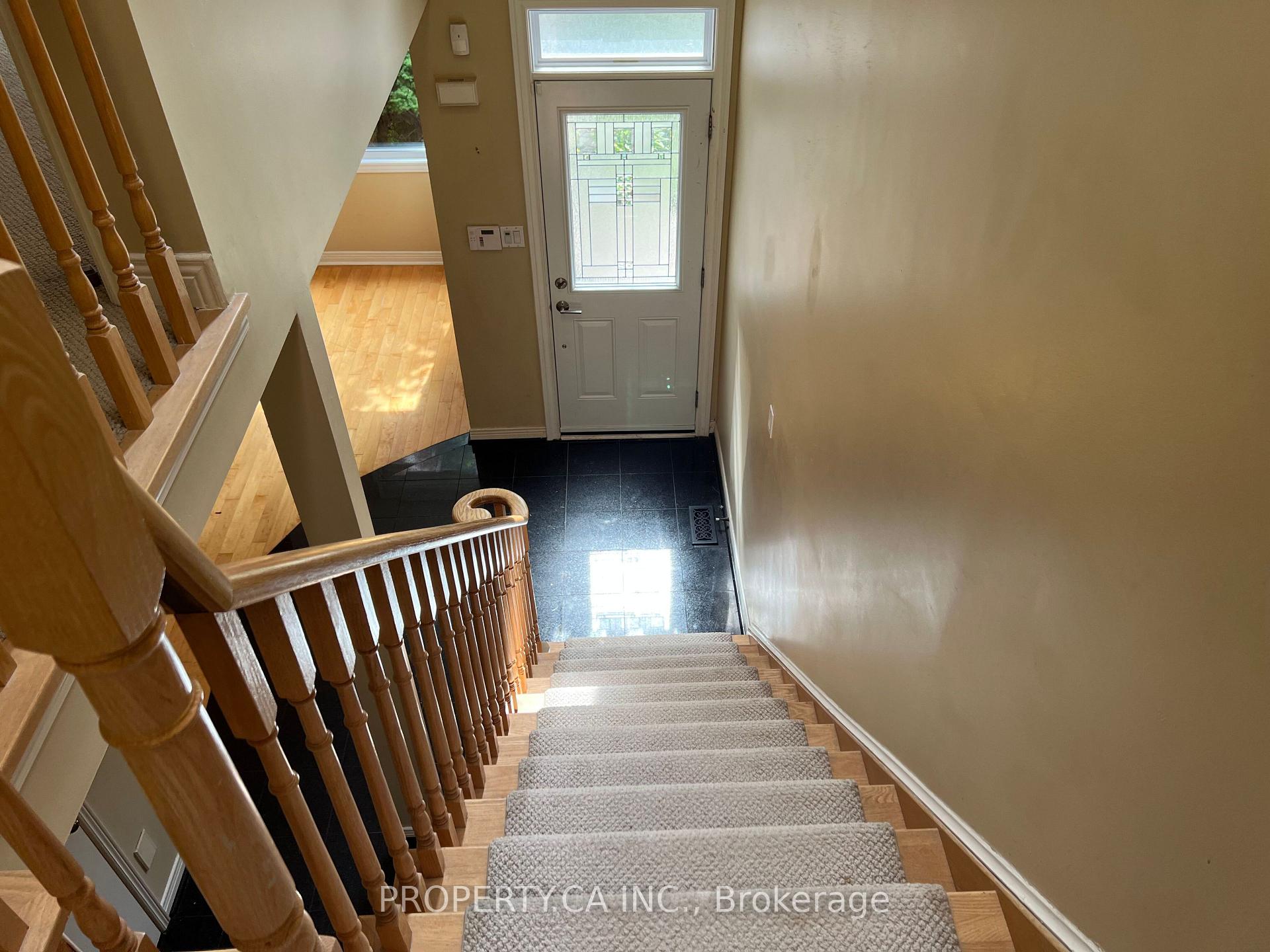 Photo 56 of 32 Brownstone Circle, Vaughan, Crestwood-Springfarm-Yorkhill — HOMEH