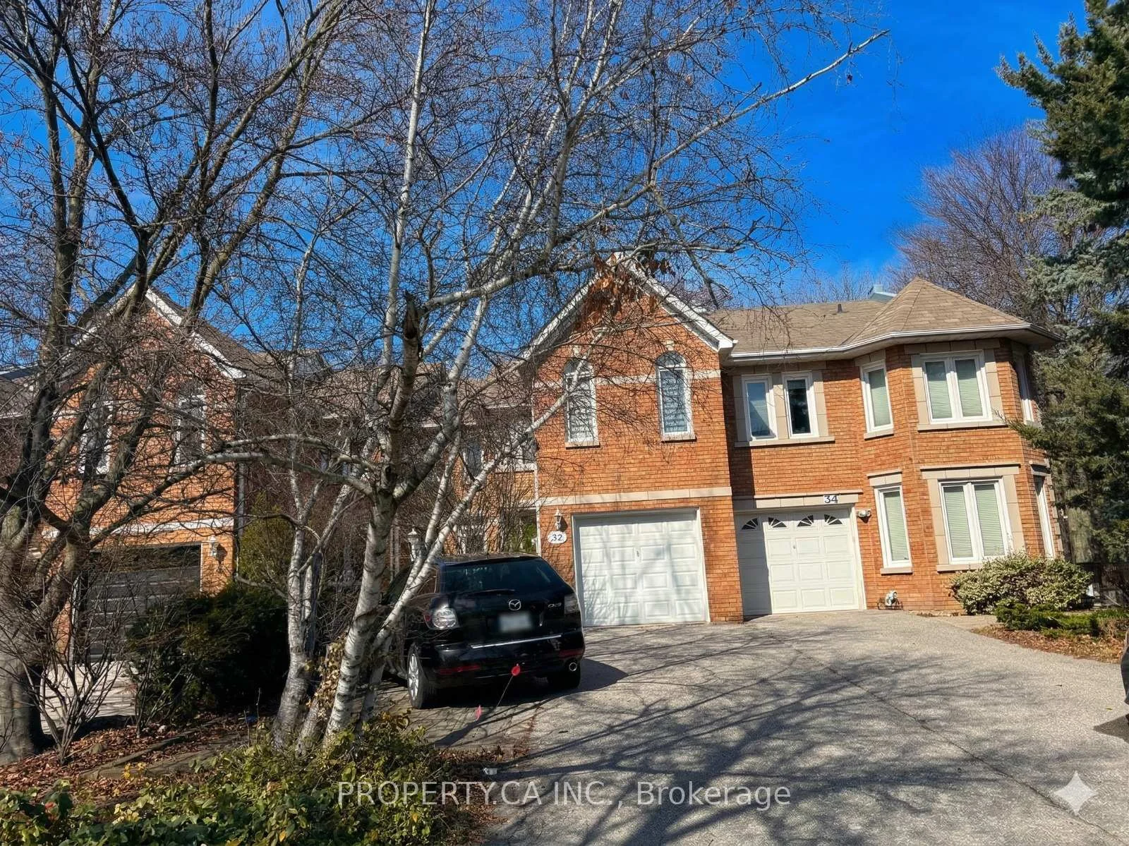 Photo 3 of 32 Brownstone Circle, Vaughan, Crestwood-Springfarm-Yorkhill — HOMEH