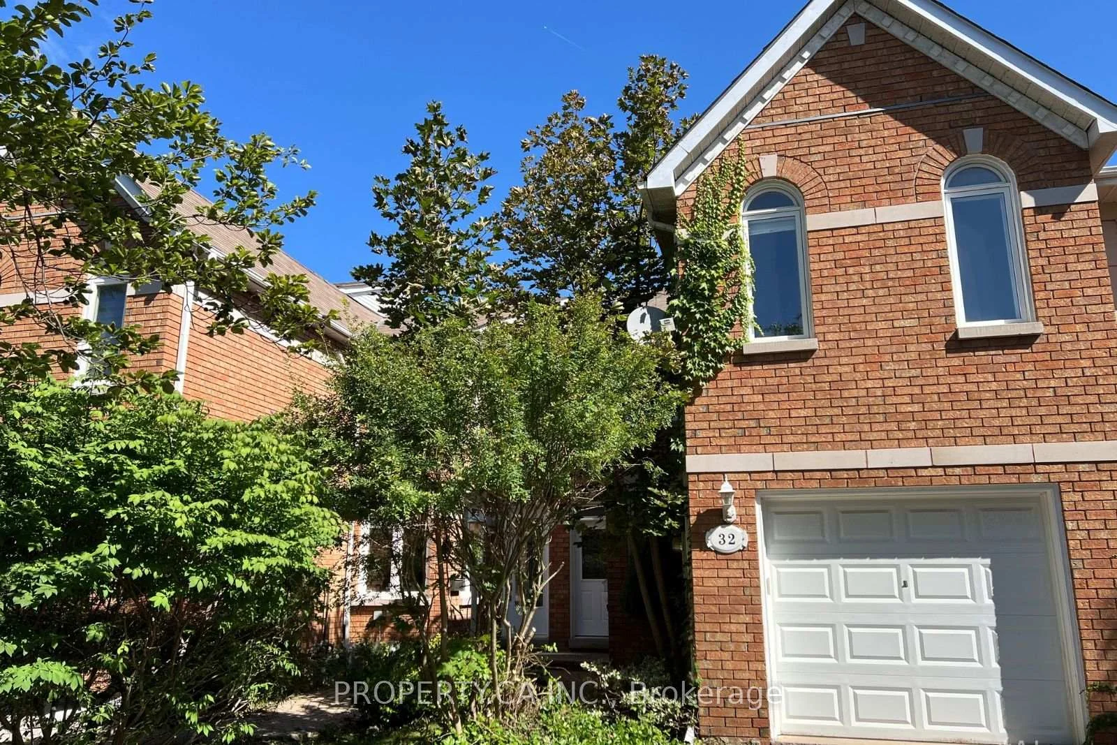 Photo 1 of 32 Brownstone Circle, Vaughan, Crestwood-Springfarm-Yorkhill — HOMEH