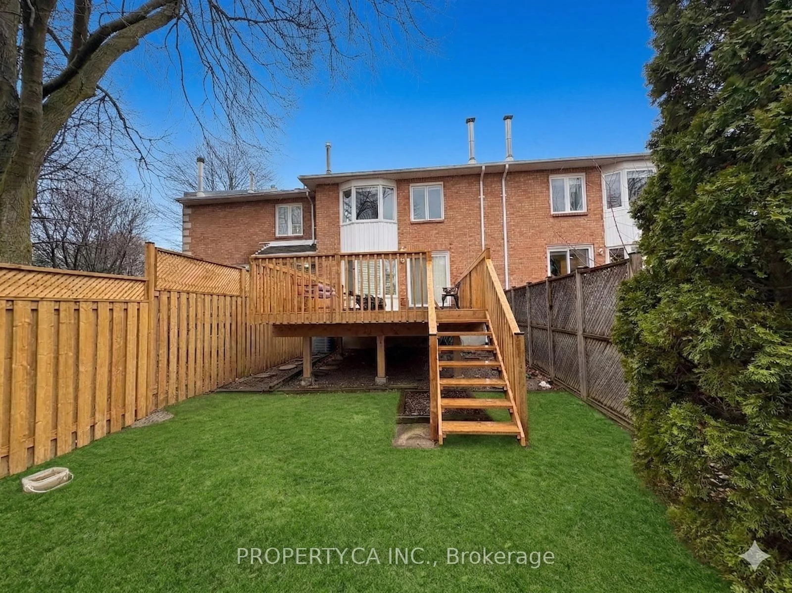 Photo 5 of 32 Brownstone Circle, Vaughan, Crestwood-Springfarm-Yorkhill — HOMEH