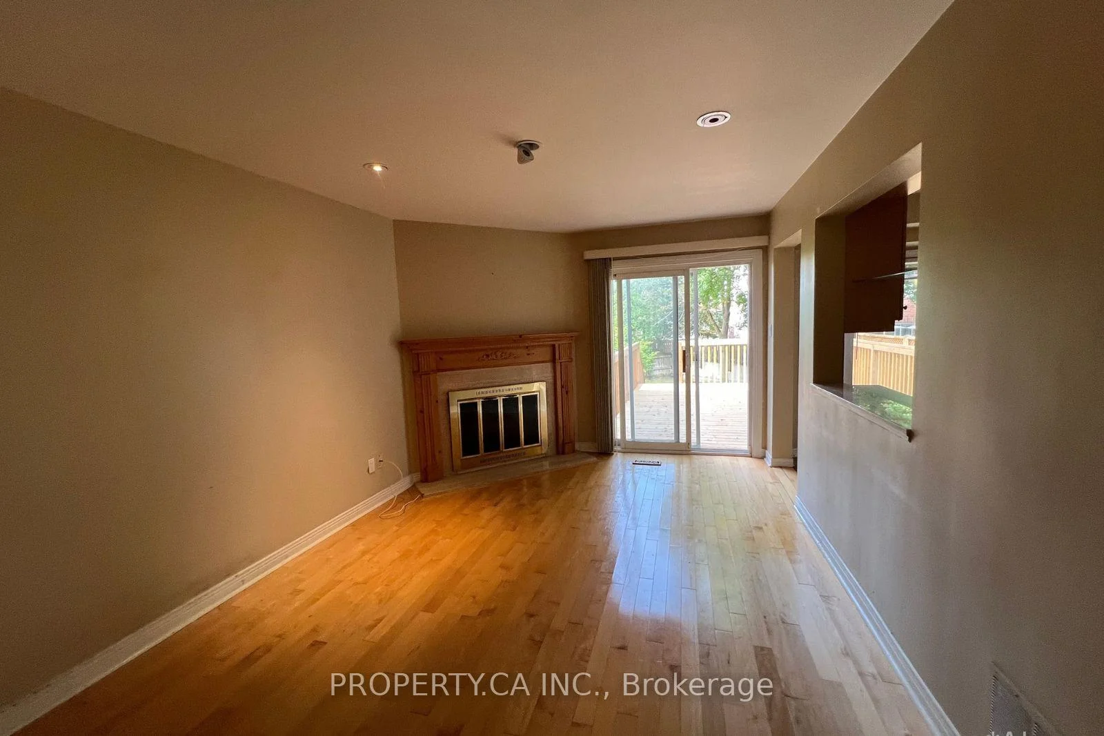 Photo 19 of 32 Brownstone Circle, Vaughan, Crestwood-Springfarm-Yorkhill — HOMEH