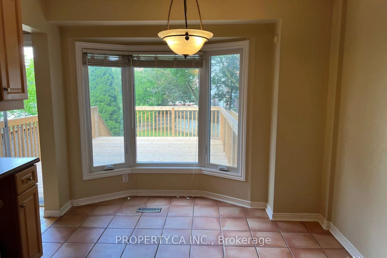 Photo 23 of 32 Brownstone Circle, Vaughan, Crestwood-Springfarm-Yorkhill — HOMEH