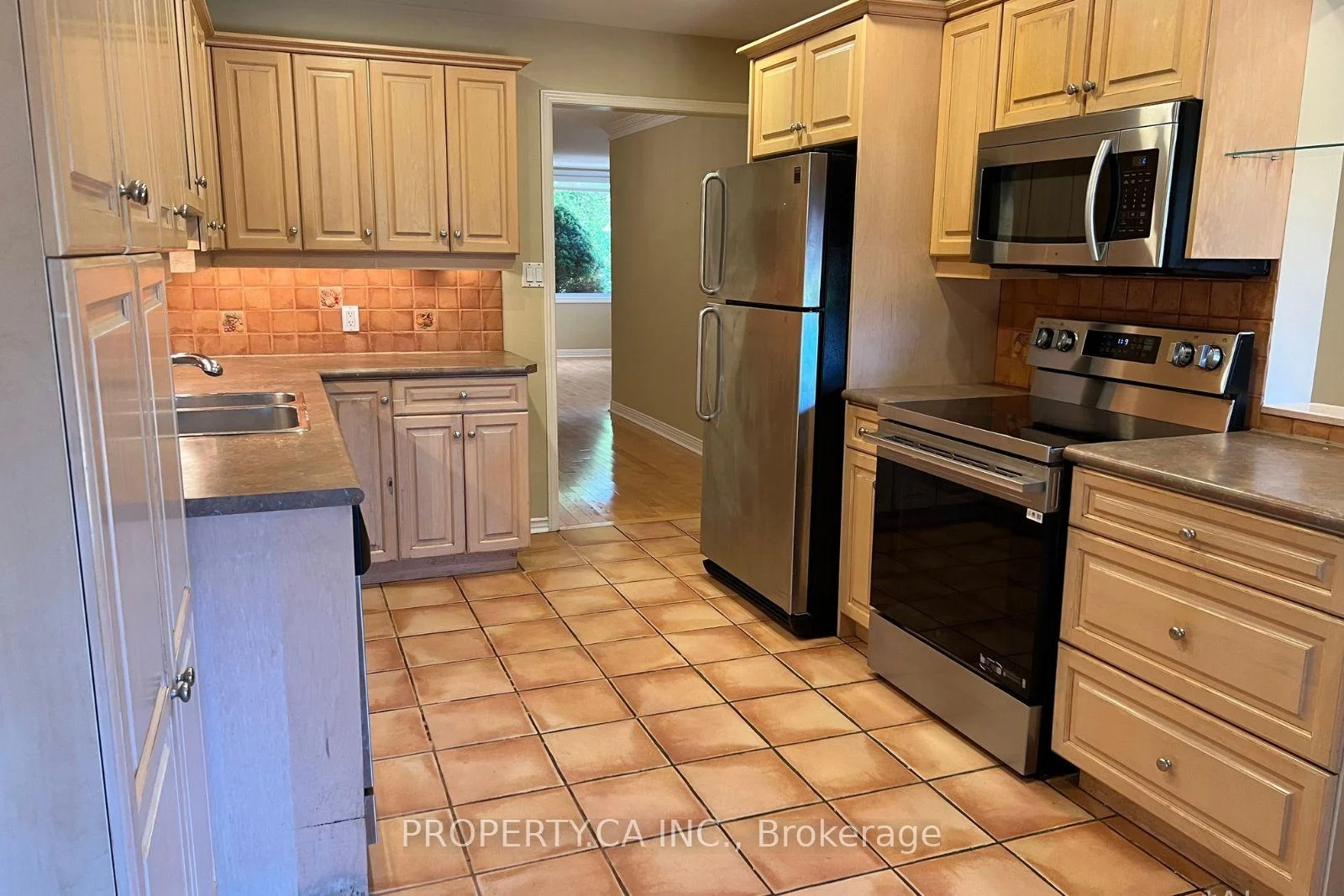 Photo 27 of 32 Brownstone Circle, Vaughan, Crestwood-Springfarm-Yorkhill — HOMEH