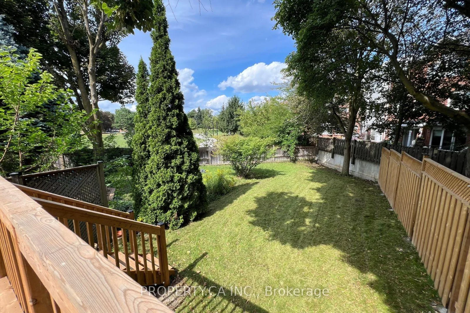 Photo 39 of 32 Brownstone Circle, Vaughan, Crestwood-Springfarm-Yorkhill — HOMEH