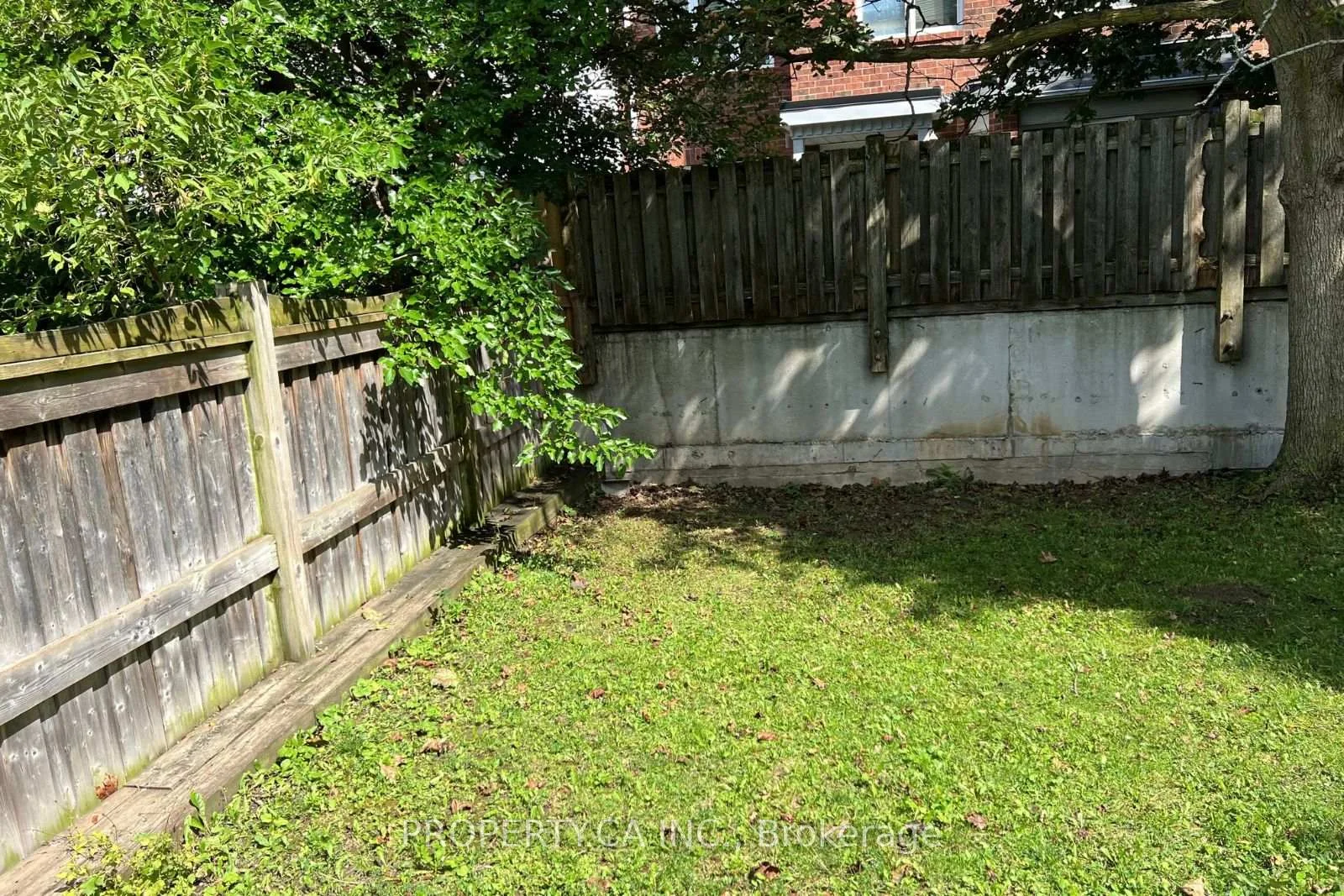 Photo 41 of 32 Brownstone Circle, Vaughan, Crestwood-Springfarm-Yorkhill — HOMEH