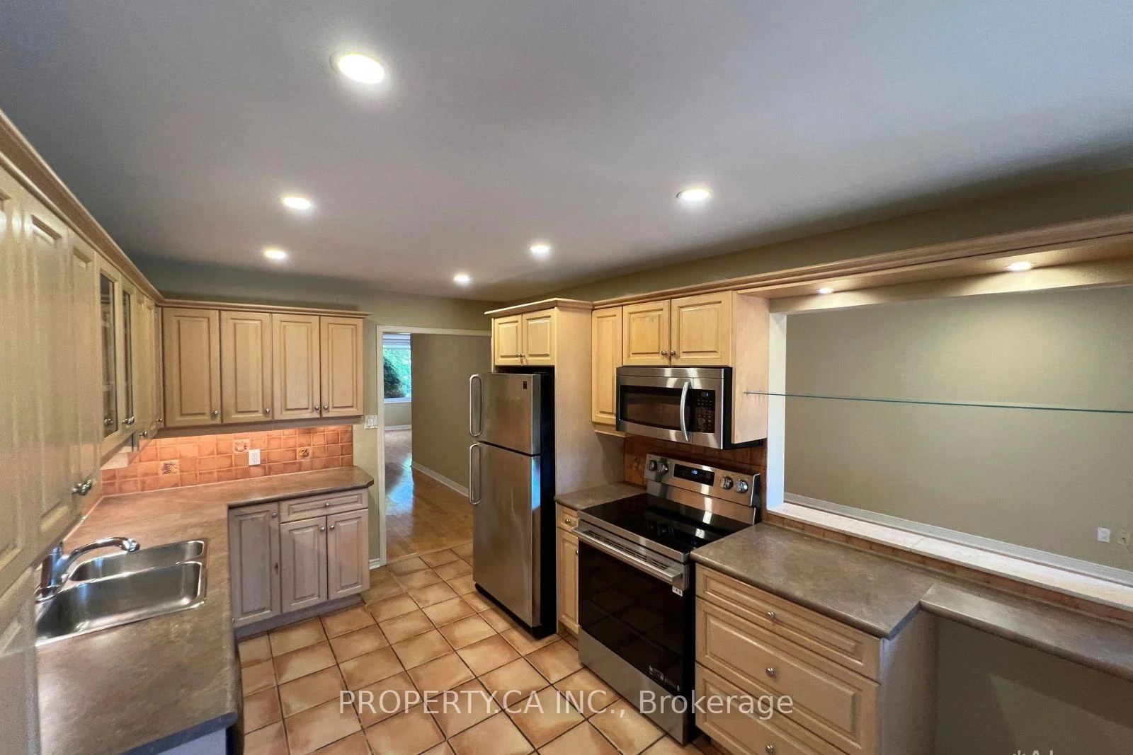 Photo 53 of 32 Brownstone Circle, Vaughan, Crestwood-Springfarm-Yorkhill — HOMEH