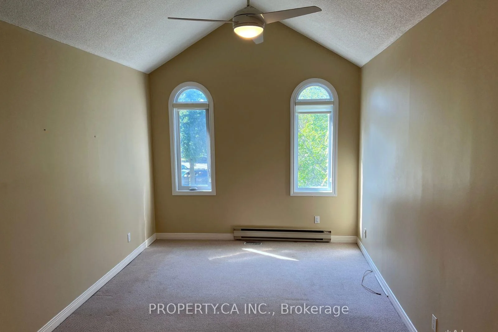 Photo 61 of 32 Brownstone Circle, Vaughan, Crestwood-Springfarm-Yorkhill — HOMEH