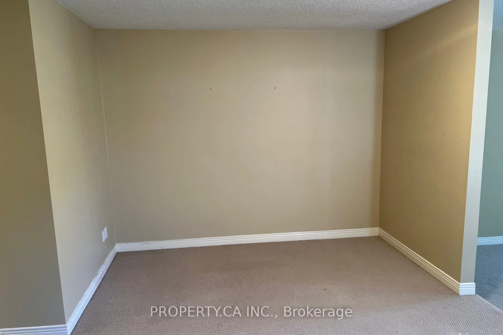 Photo 63 of 32 Brownstone Circle, Vaughan, Crestwood-Springfarm-Yorkhill — HOMEH