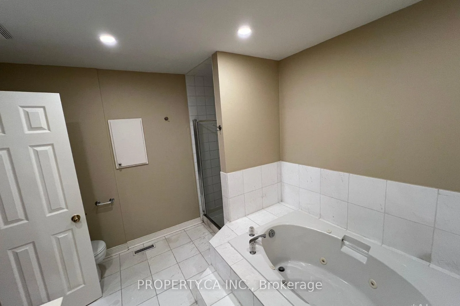 Photo 69 of 32 Brownstone Circle, Vaughan, Crestwood-Springfarm-Yorkhill — HOMEH