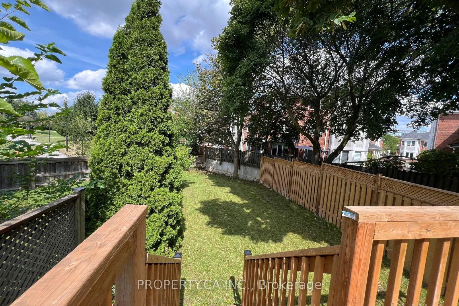 Photo 75 of 32 Brownstone Circle, Vaughan, Crestwood-Springfarm-Yorkhill — HOMEH