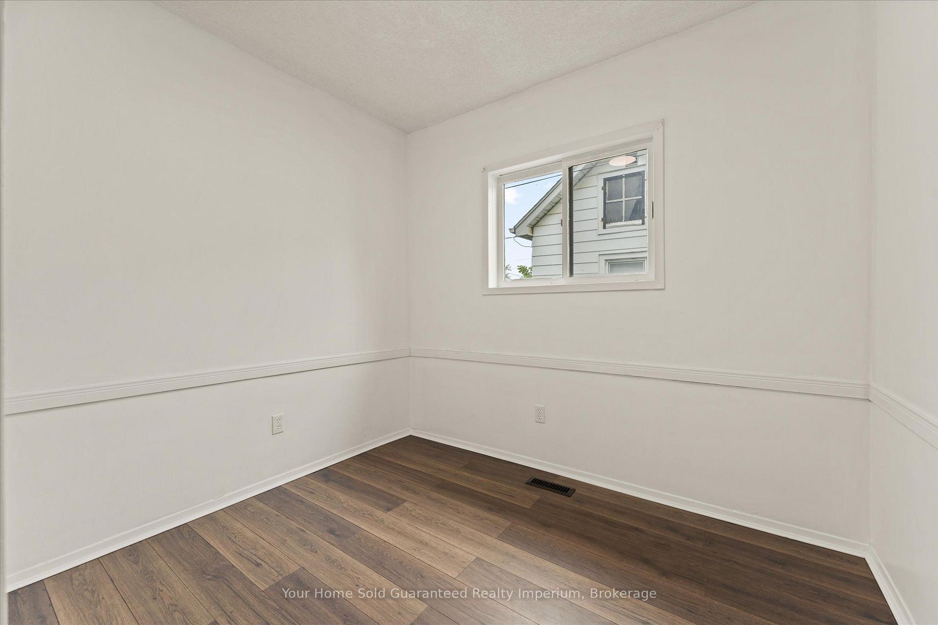Photo 17 of 1533 Alexis Road, Windsor, East Windsor — HOMEH
