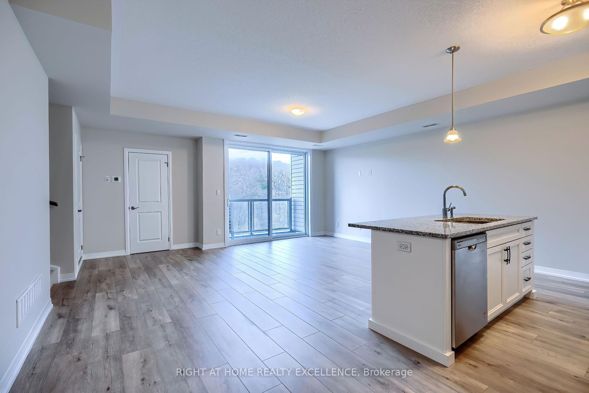 Photo 5 of Unit 28, 261 Woodbine Avenue, Kitchener, Huron Park — HOMEH