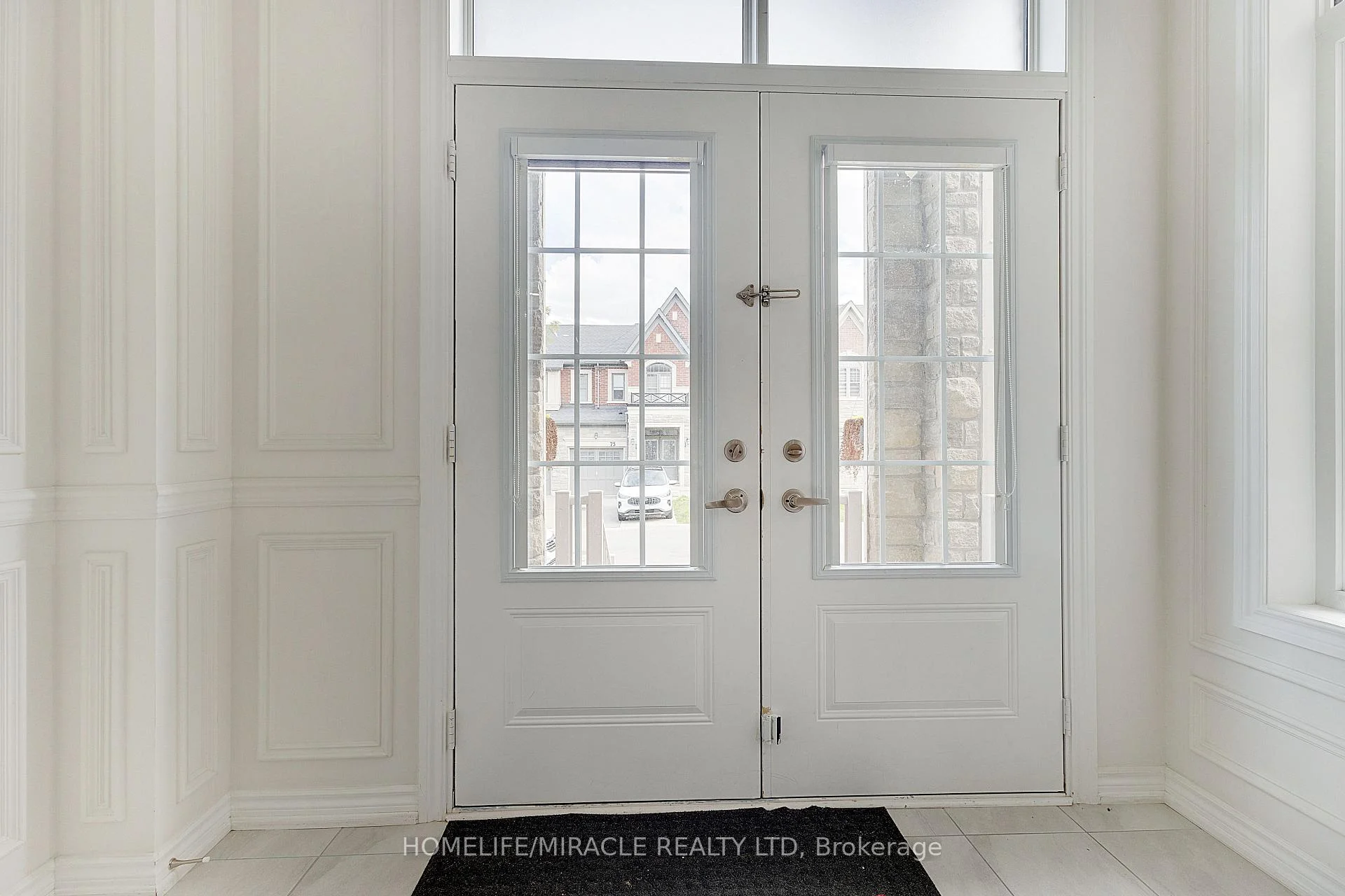 Photo 5 of Unit Upper, 106 Dolobram Trail, Brampton, Northwest Brampton — HOMEH