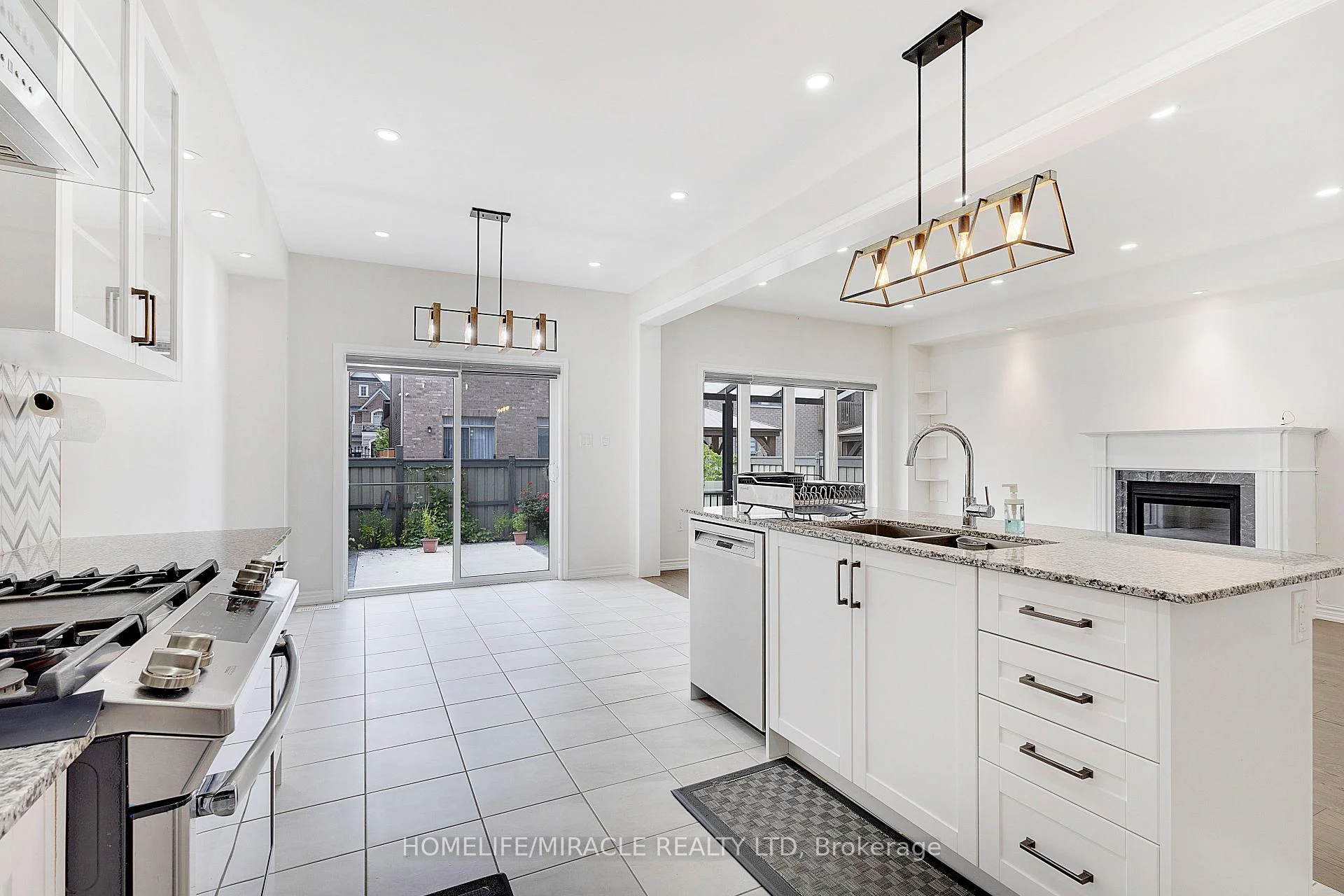 Photo 17 of Unit Upper, 106 Dolobram Trail, Brampton, Northwest Brampton — HOMEH