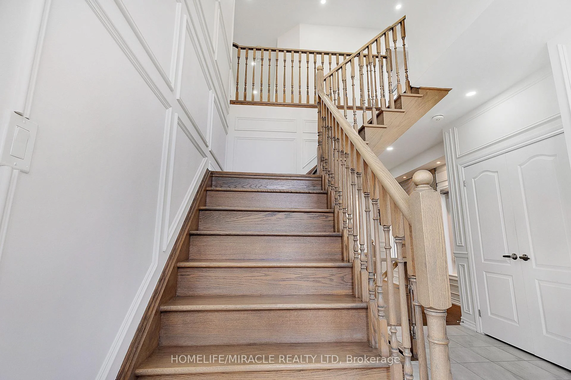 Photo 21 of Unit Upper, 106 Dolobram Trail, Brampton, Northwest Brampton — HOMEH