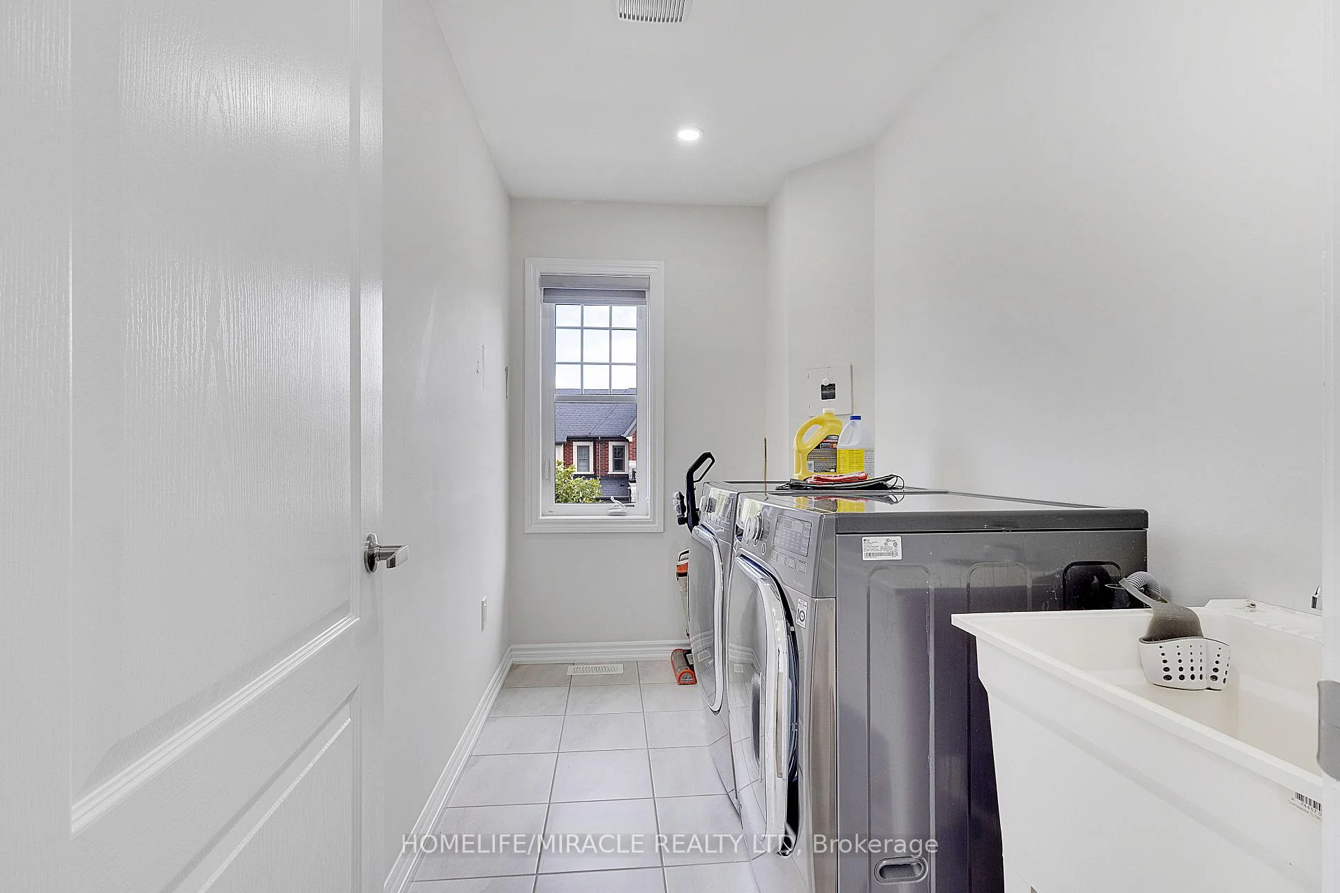 Photo 38 of Unit Upper, 106 Dolobram Trail, Brampton, Northwest Brampton — HOMEH