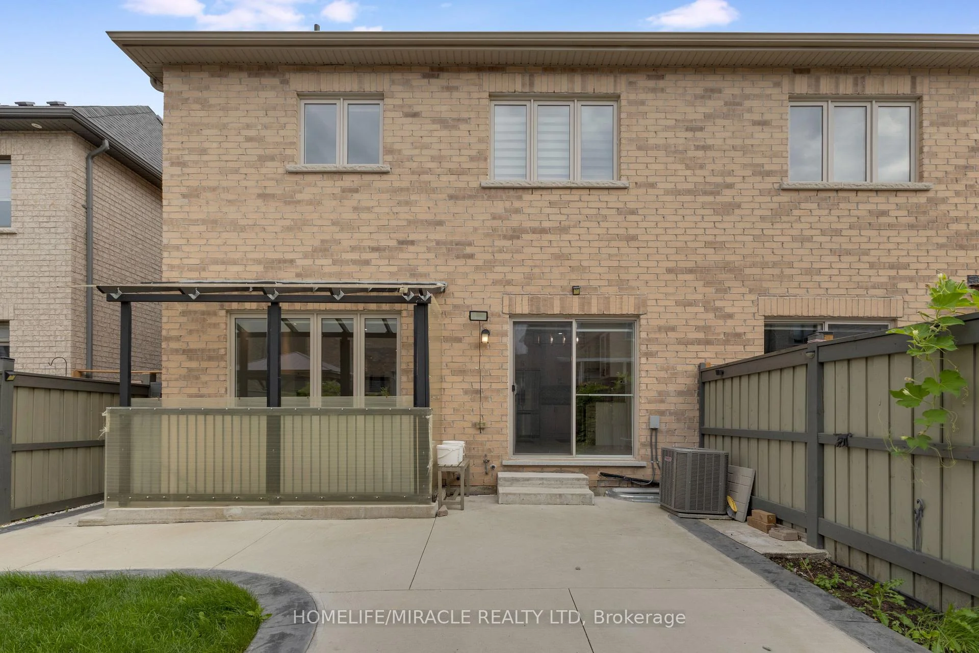 Photo 39 of Unit Upper, 106 Dolobram Trail, Brampton, Northwest Brampton — HOMEH