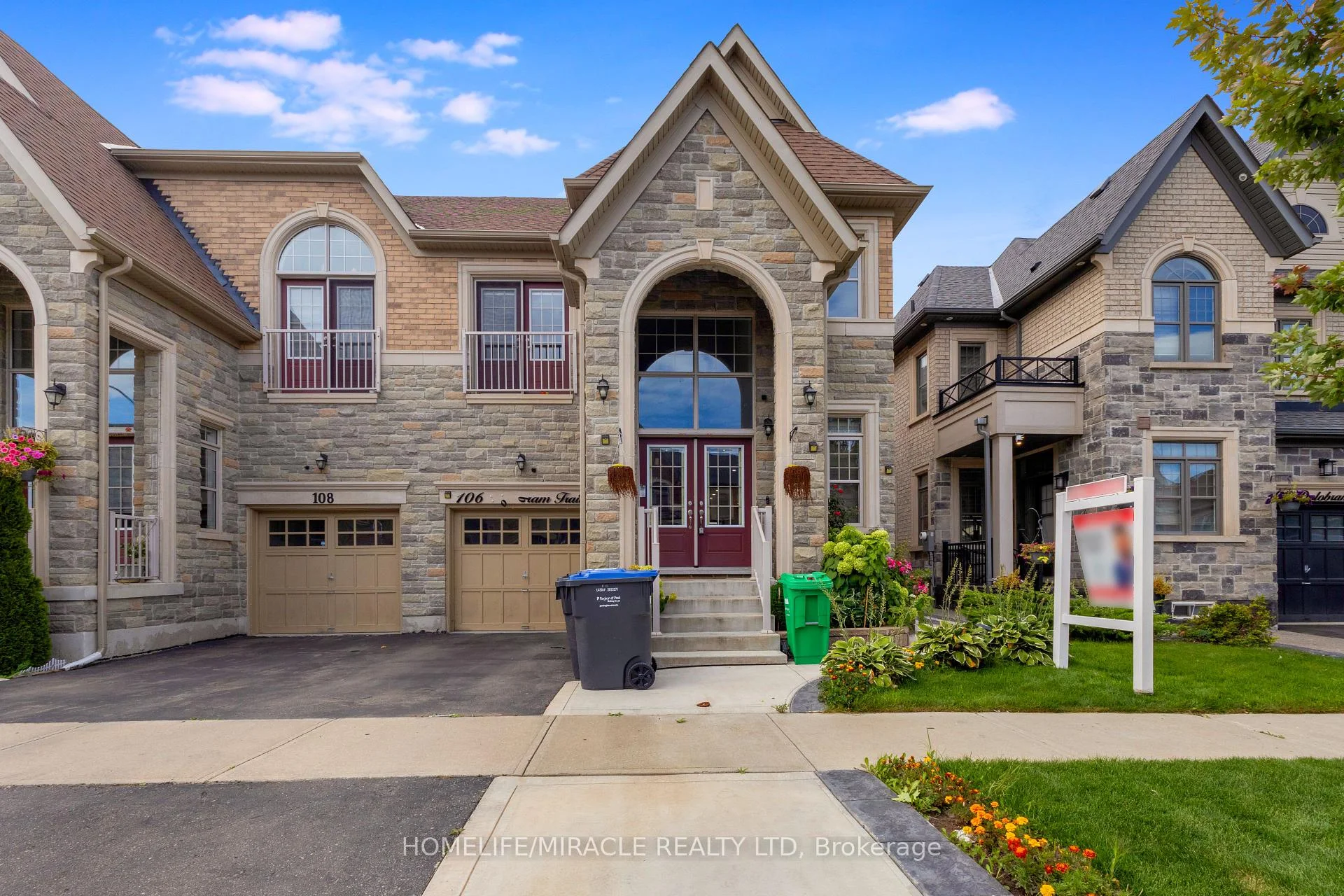 Front of Unit Bsmt, 106 Dolobram Trail