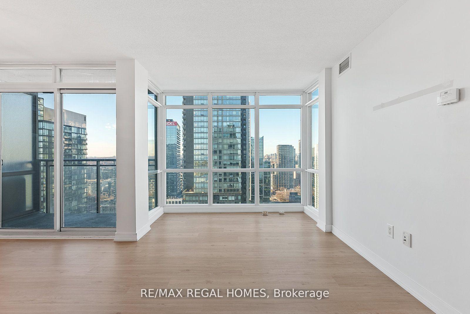 Front of Unit 4106, 15 Fort York Boulevard