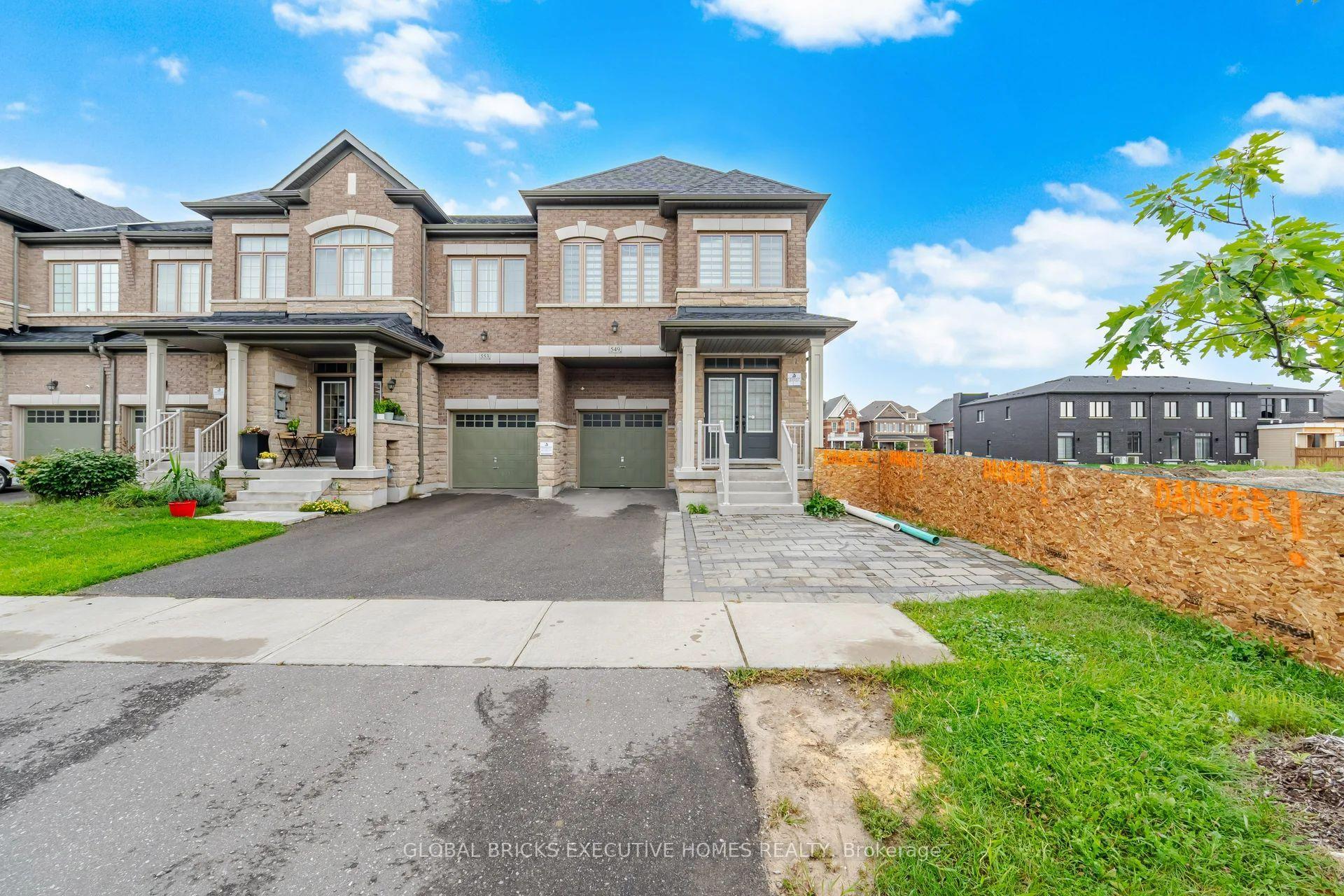Photo 2 of 549 Barons Street, Vaughan, Kleinburg — HOMEH