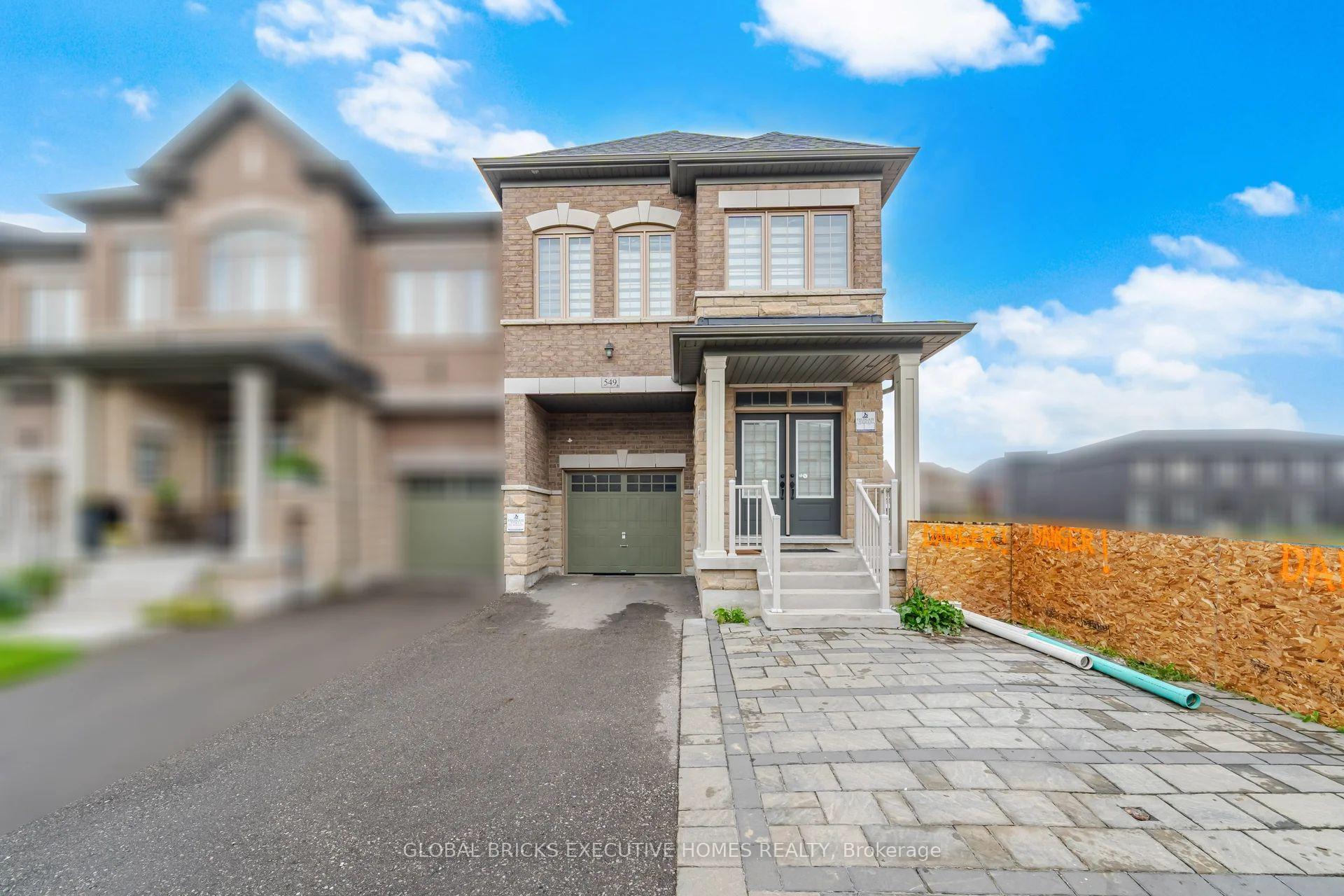 Photo 3 of 549 Barons Street, Vaughan, Kleinburg — HOMEH