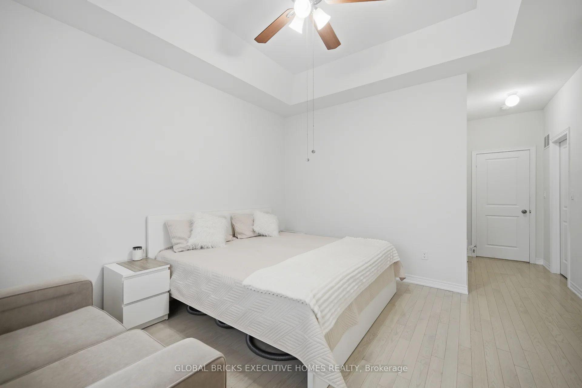 Photo 25 of 549 Barons Street, Vaughan, Kleinburg — HOMEH